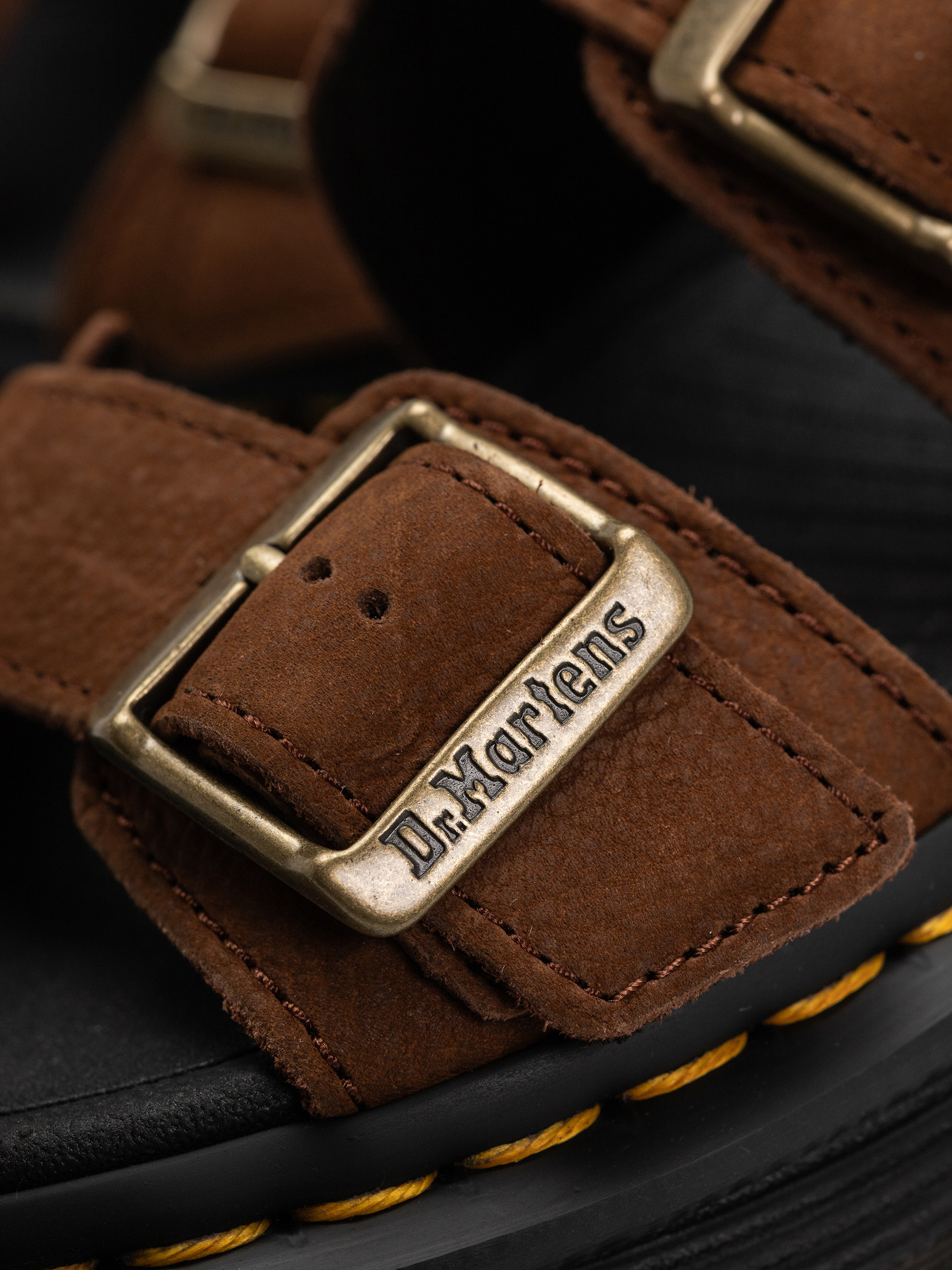 Sandały Dr. Martens ZebZag Wmn (sepia brown tumbled nubuck)