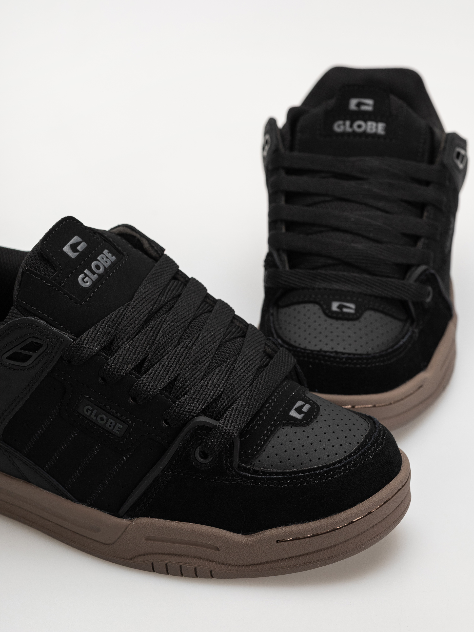 Buty Globe Fusion (black/tobacco gum)
