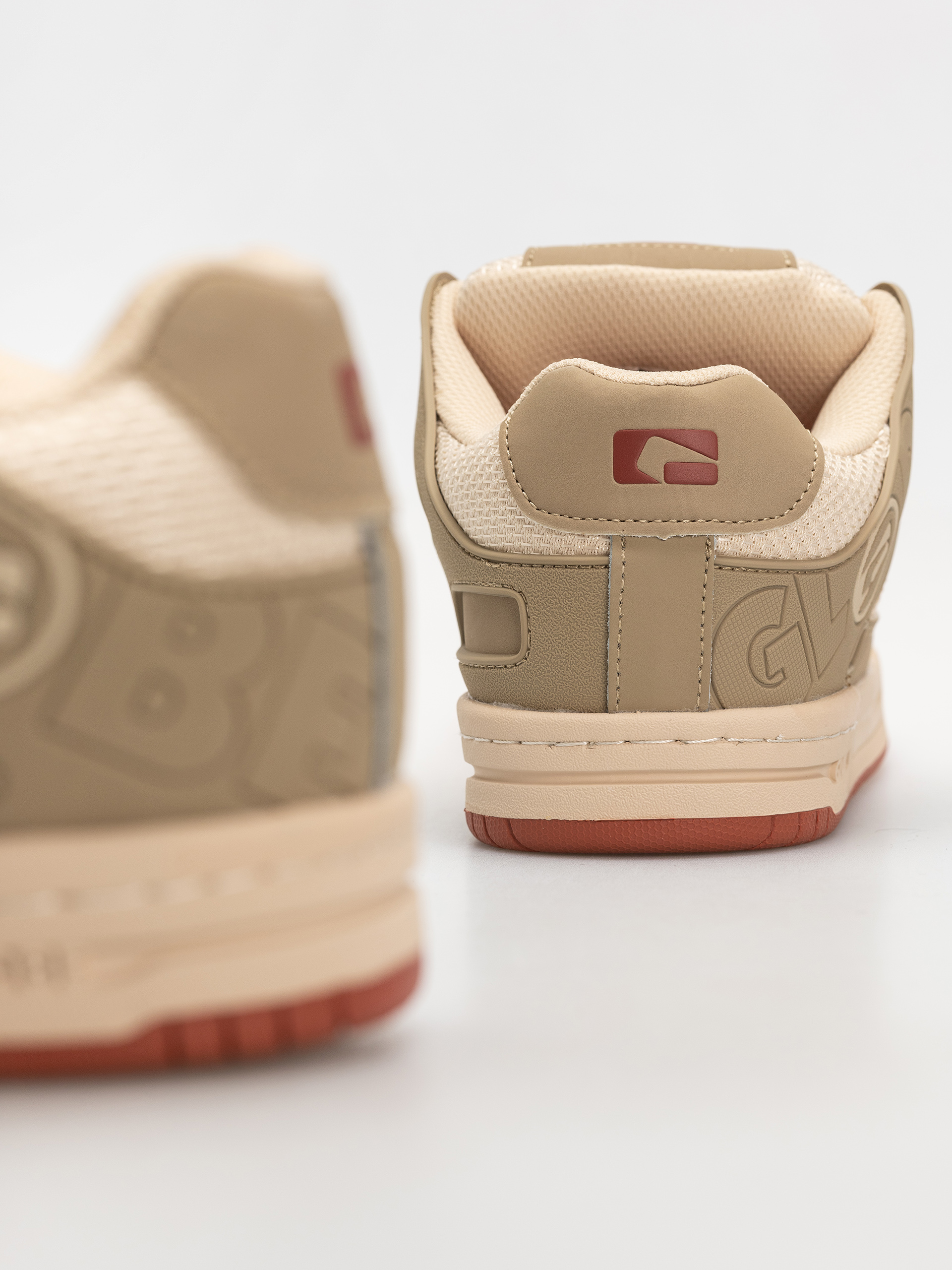 Buty Globe Tilt (sand/red)