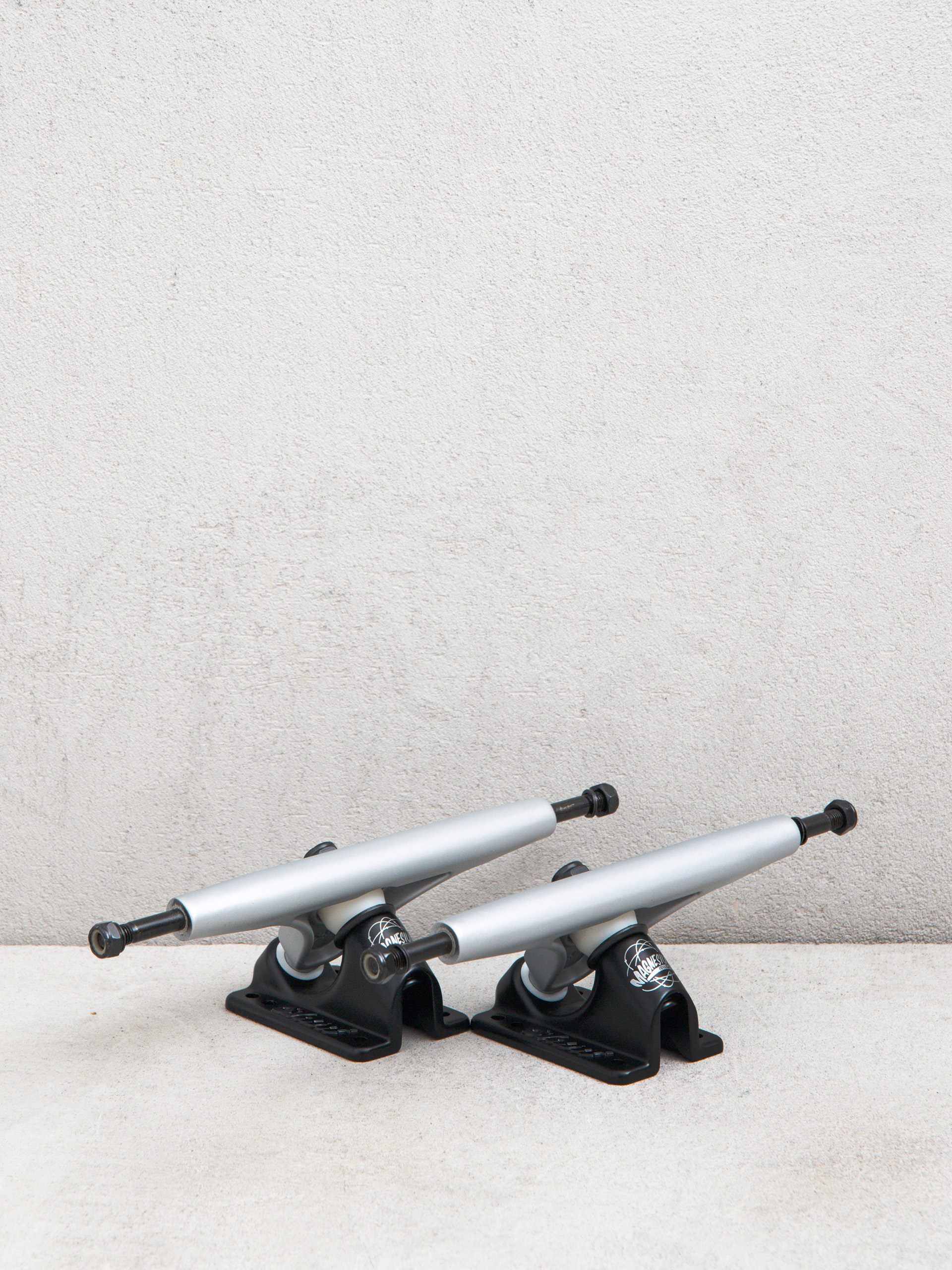 Traki Globe Slant Mag Reverse Kingpin (grey/black)