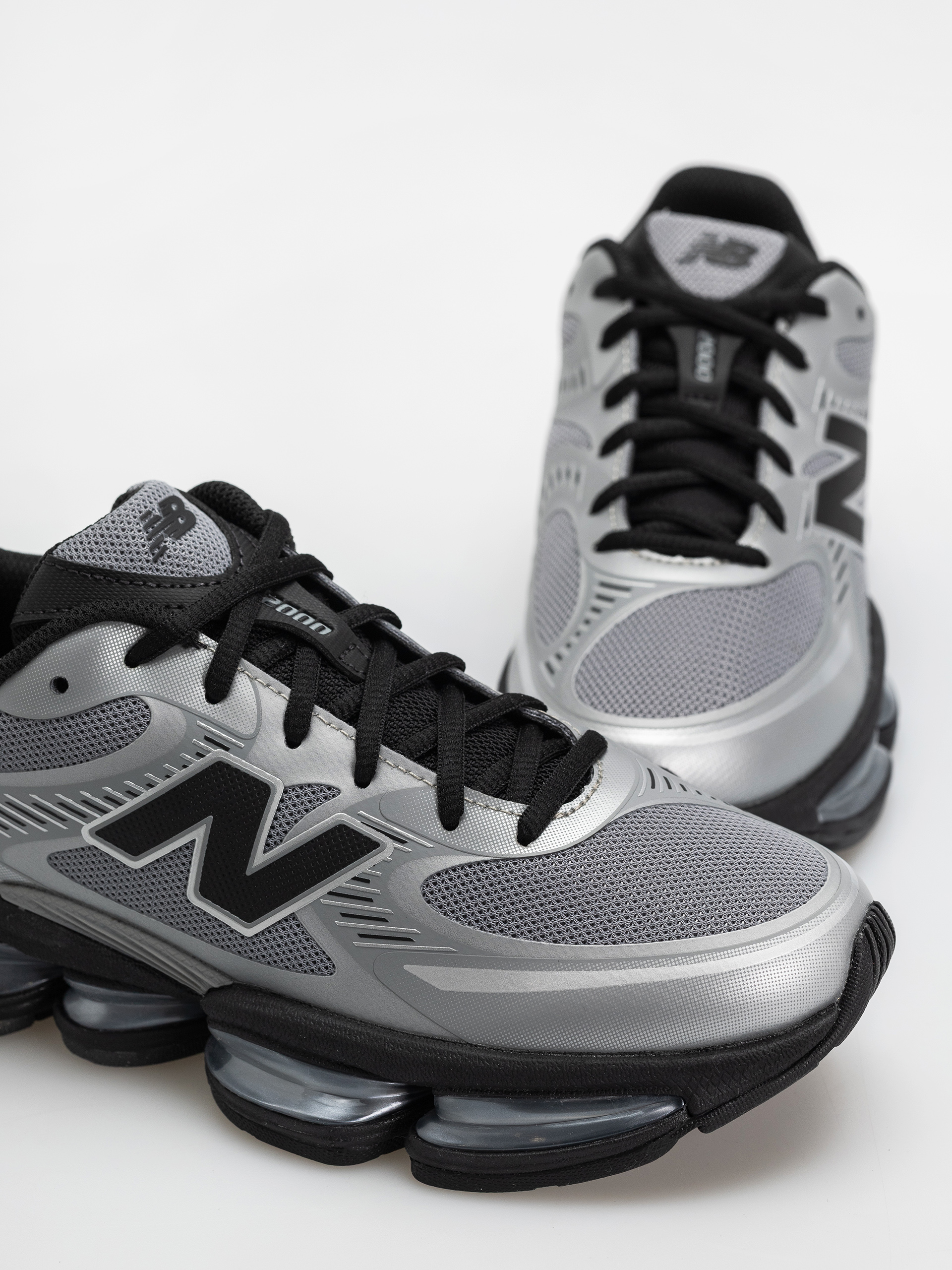 Buty New Balance 2000 (slate grey/silver metallic)