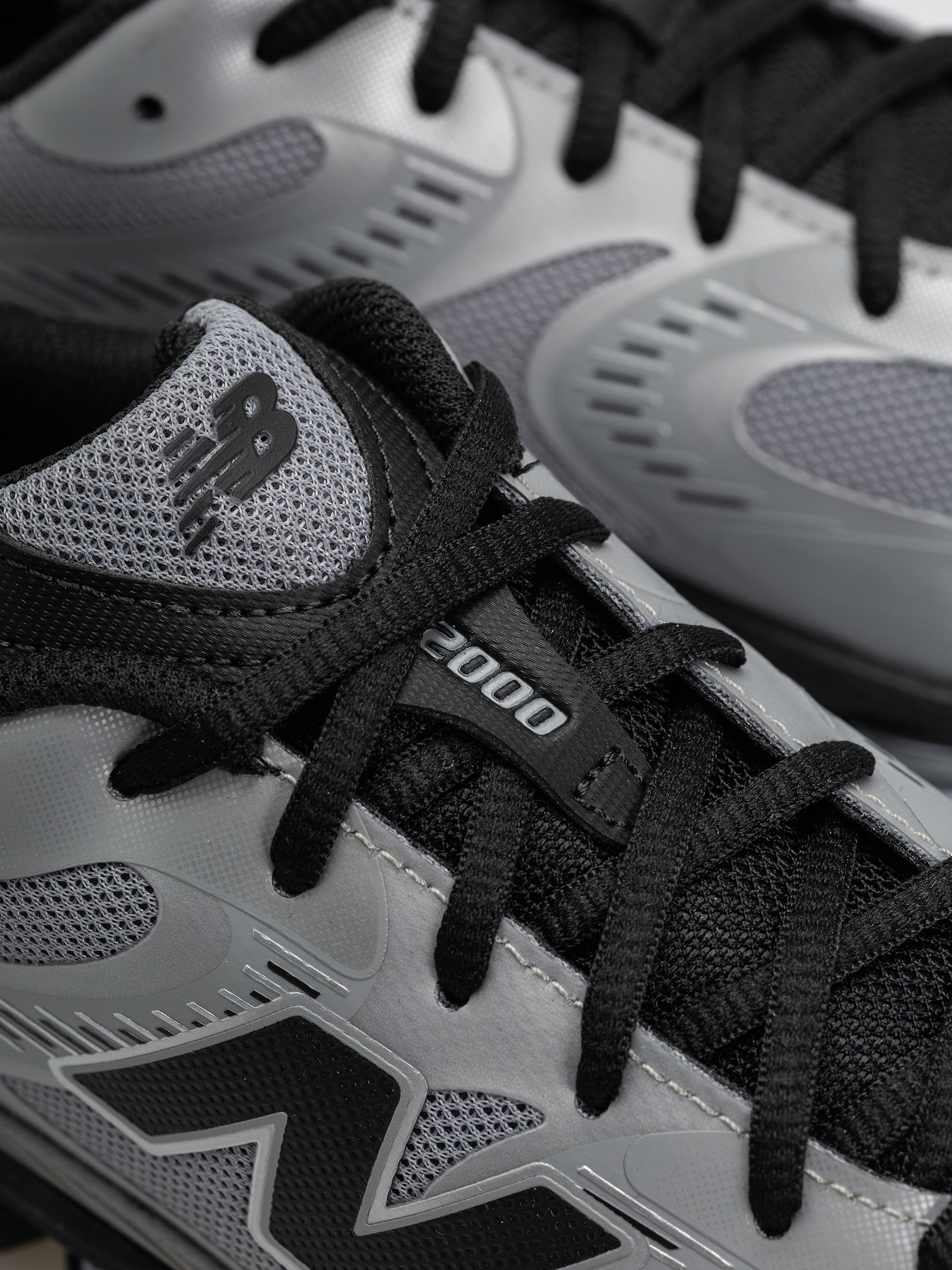 Buty New Balance 2000 (slate grey/silver metallic)