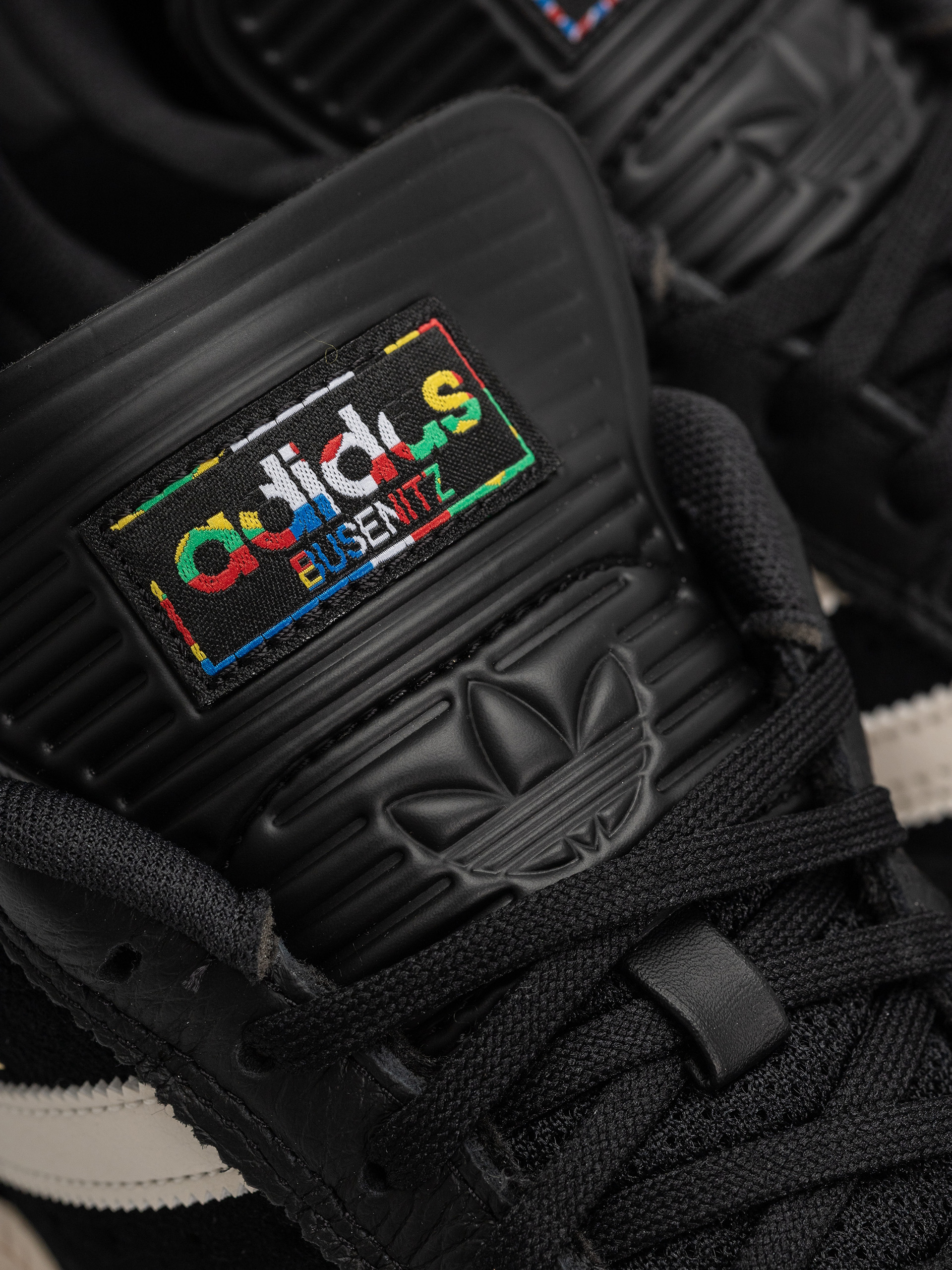 Buty adidas Busenitz (cblack/cwhite/goldmt)