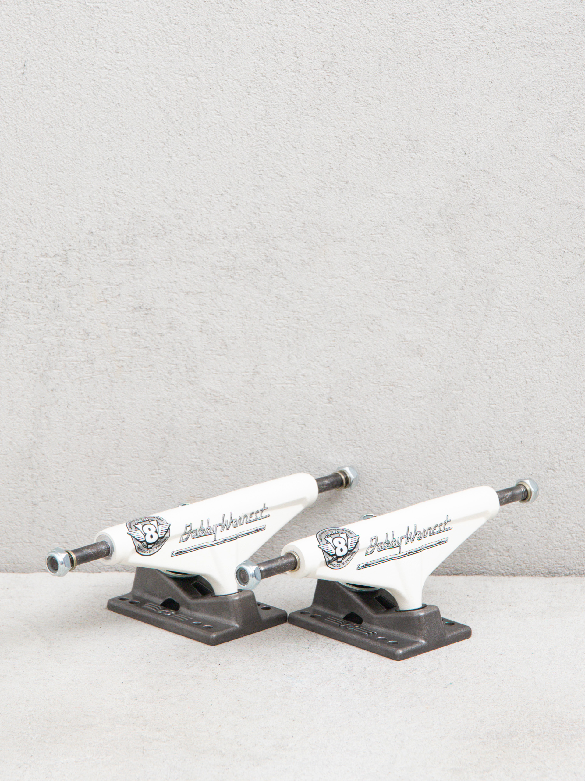 Traki Venture Worrest Bob V8 (cream/blk)