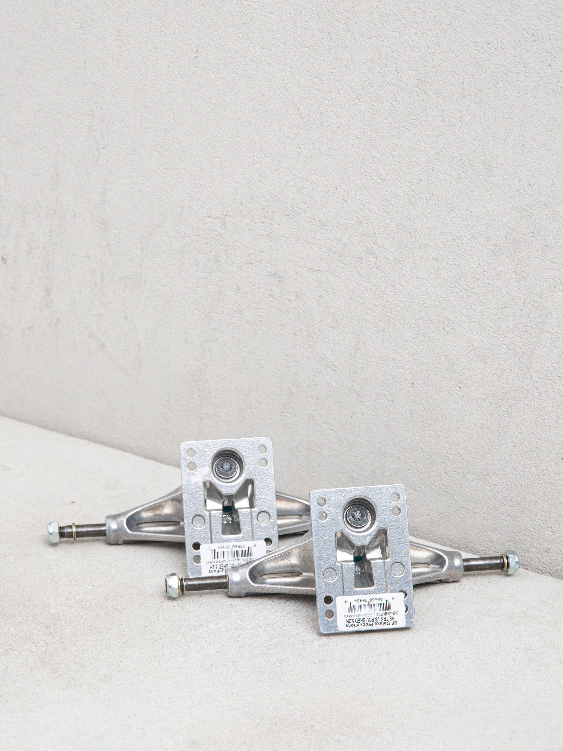 Traki Venture Team V8 Polished (silver)