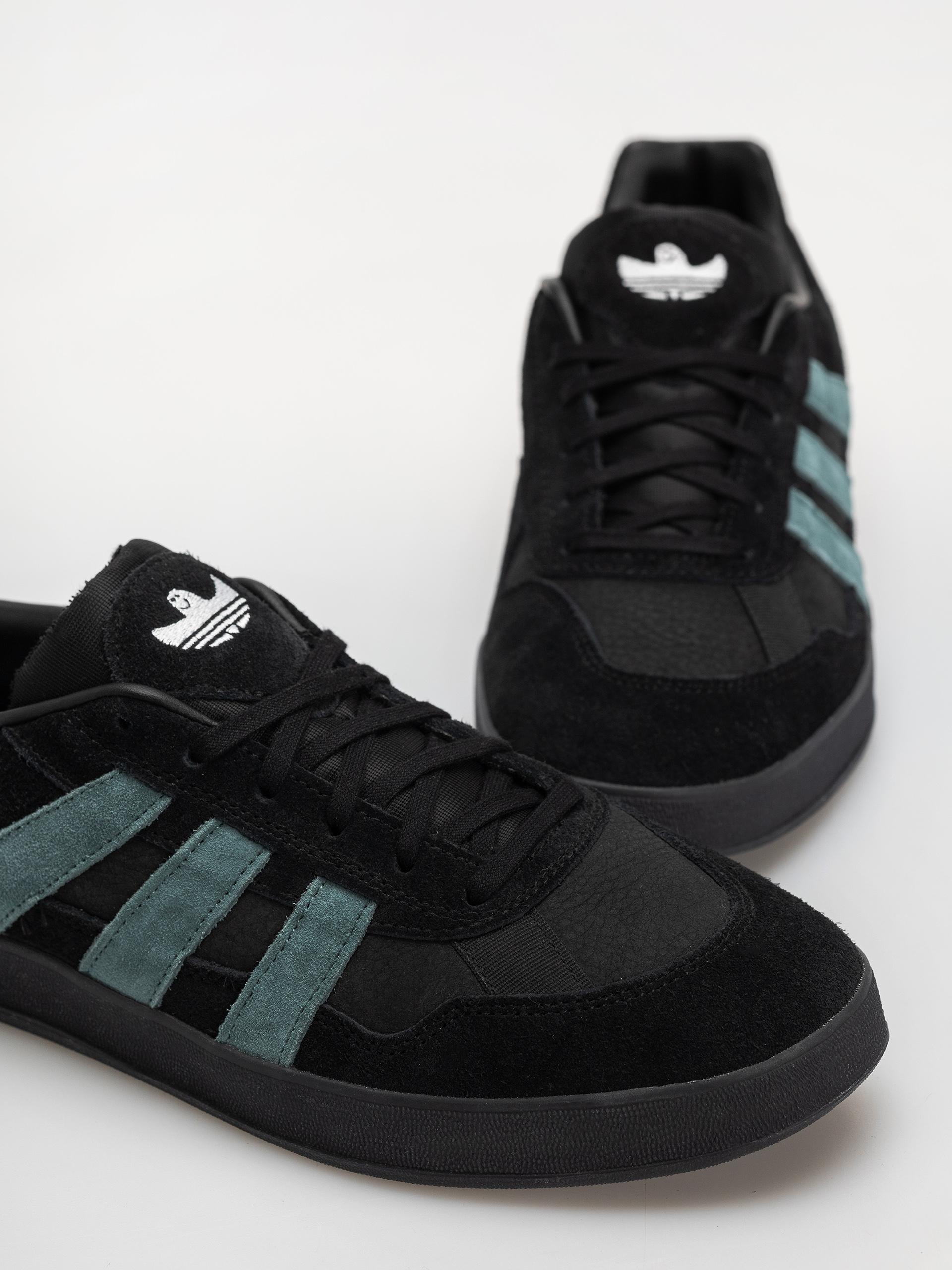 Buty adidas Aloha Super (cblack/pretea/ftwwht)