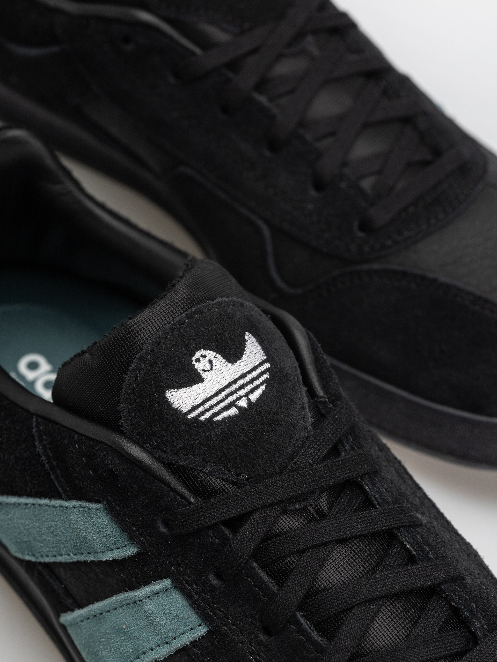 Buty adidas Aloha Super (cblack/pretea/ftwwht)