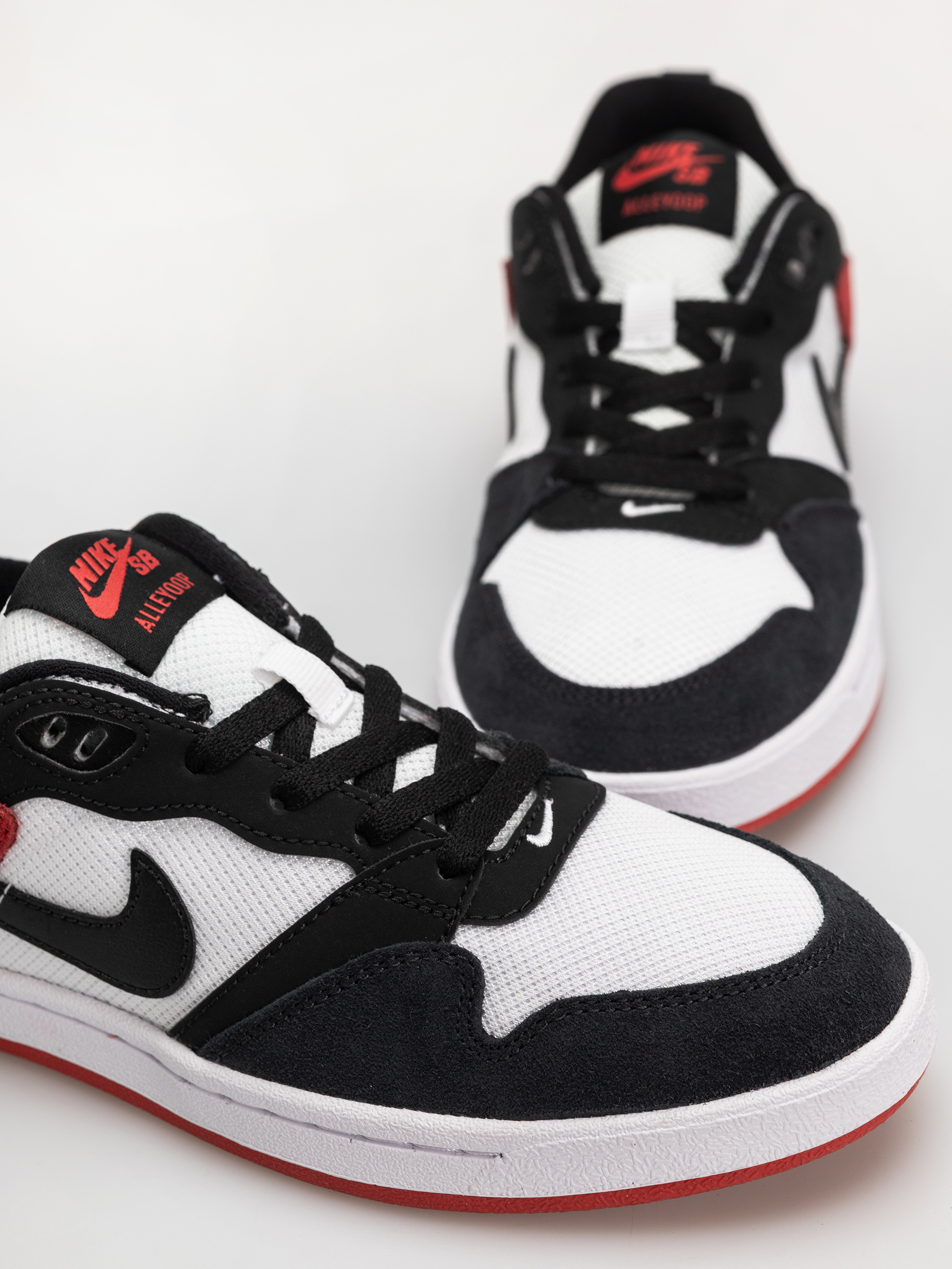 Buty Nike SB Alleyoop JR (white/black university red white)