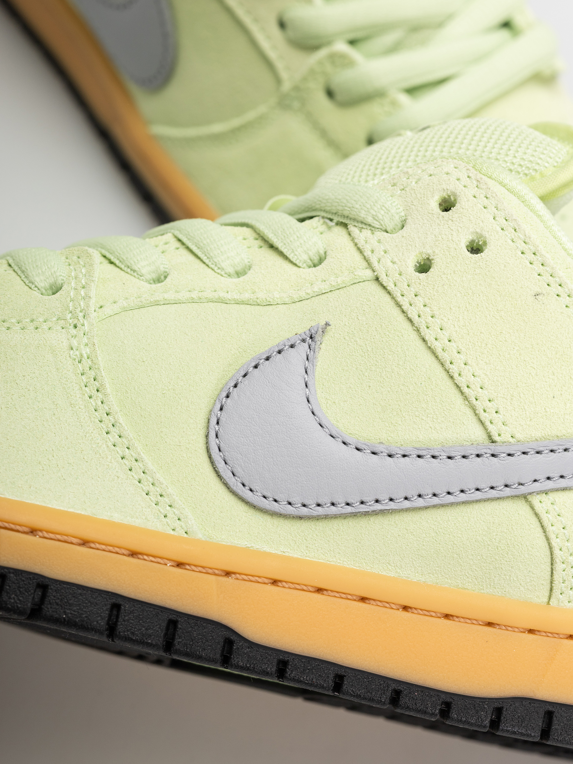 Buty Nike SB Dunk Low Pro Prm (lt liquid lime/wolf grey black)