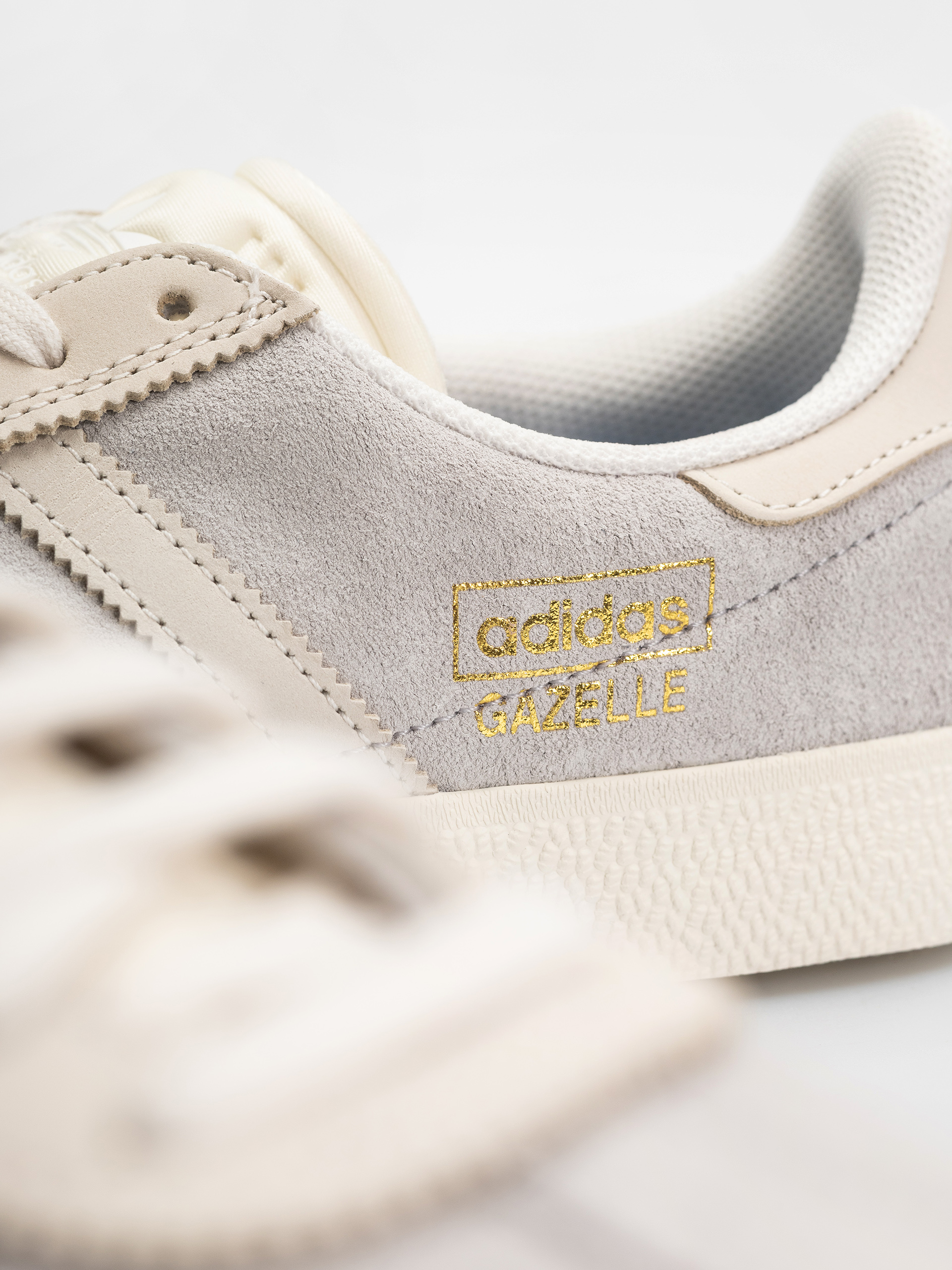 Buty adidas Gazelle Adv (gretwo/cwhite/goldmt)
