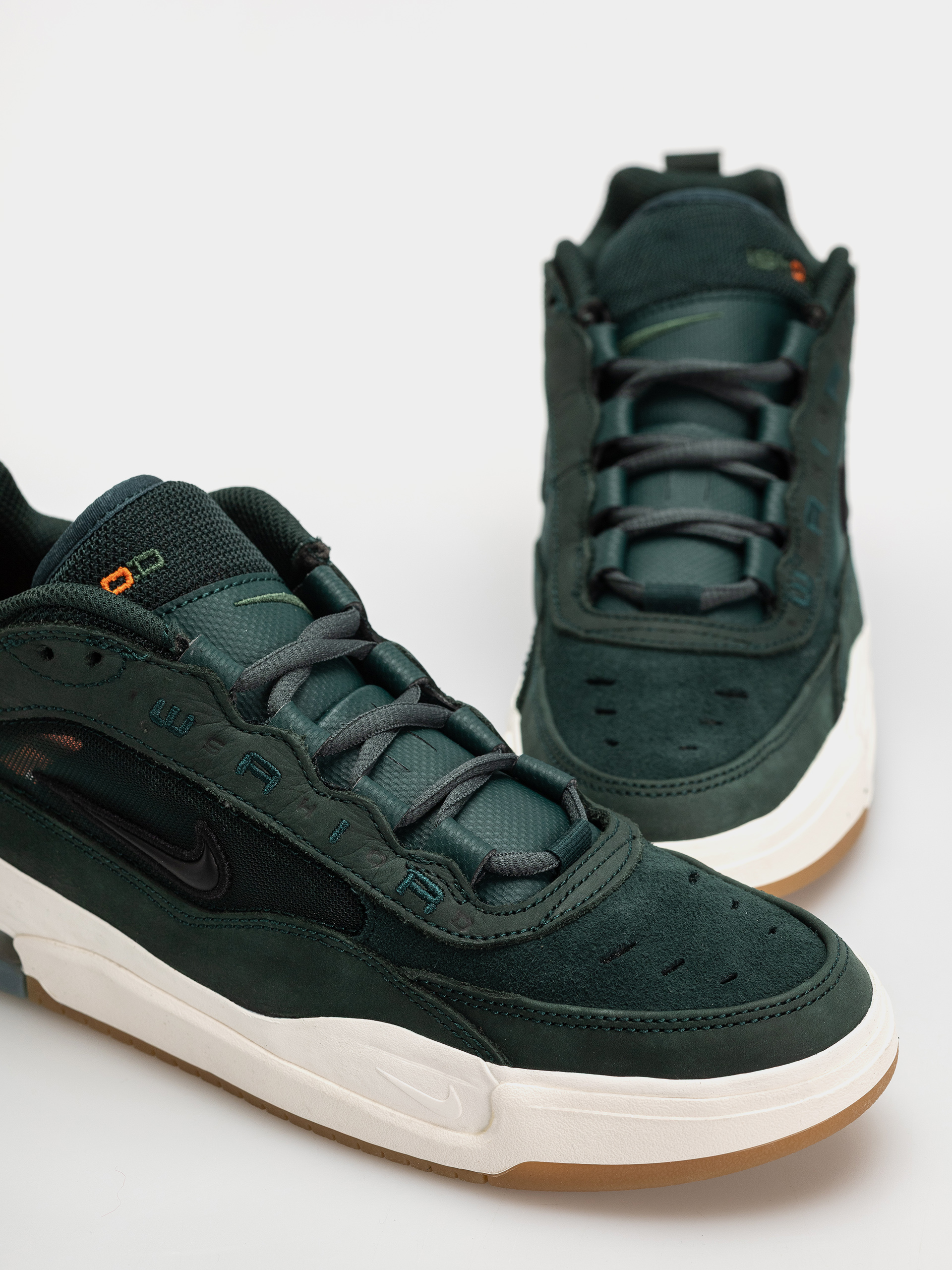 Buty Nike SB Air Max Ishod Iso (deep fir/black fir sail)