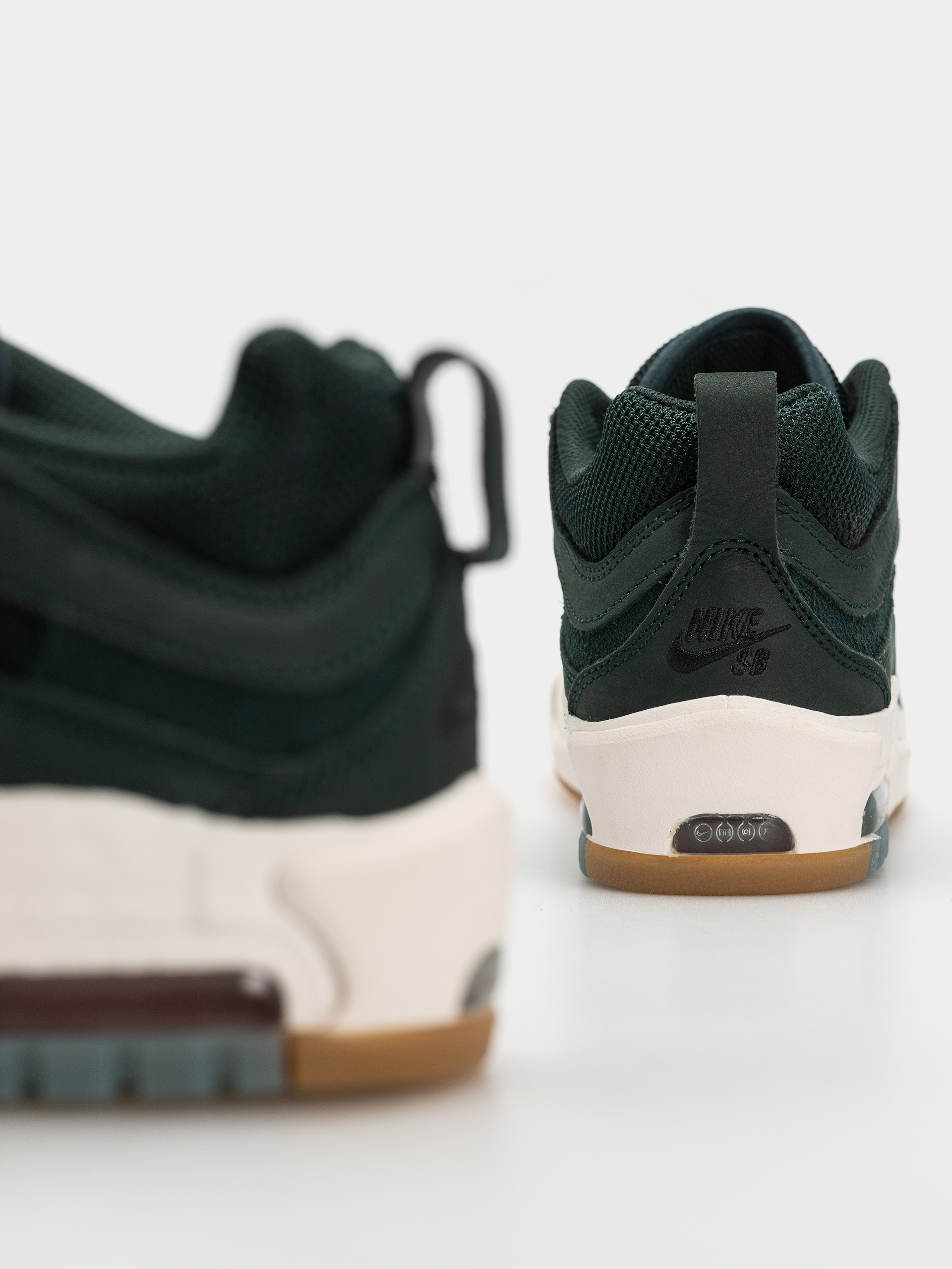Buty Nike SB Air Max Ishod Iso (deep fir/black fir sail)