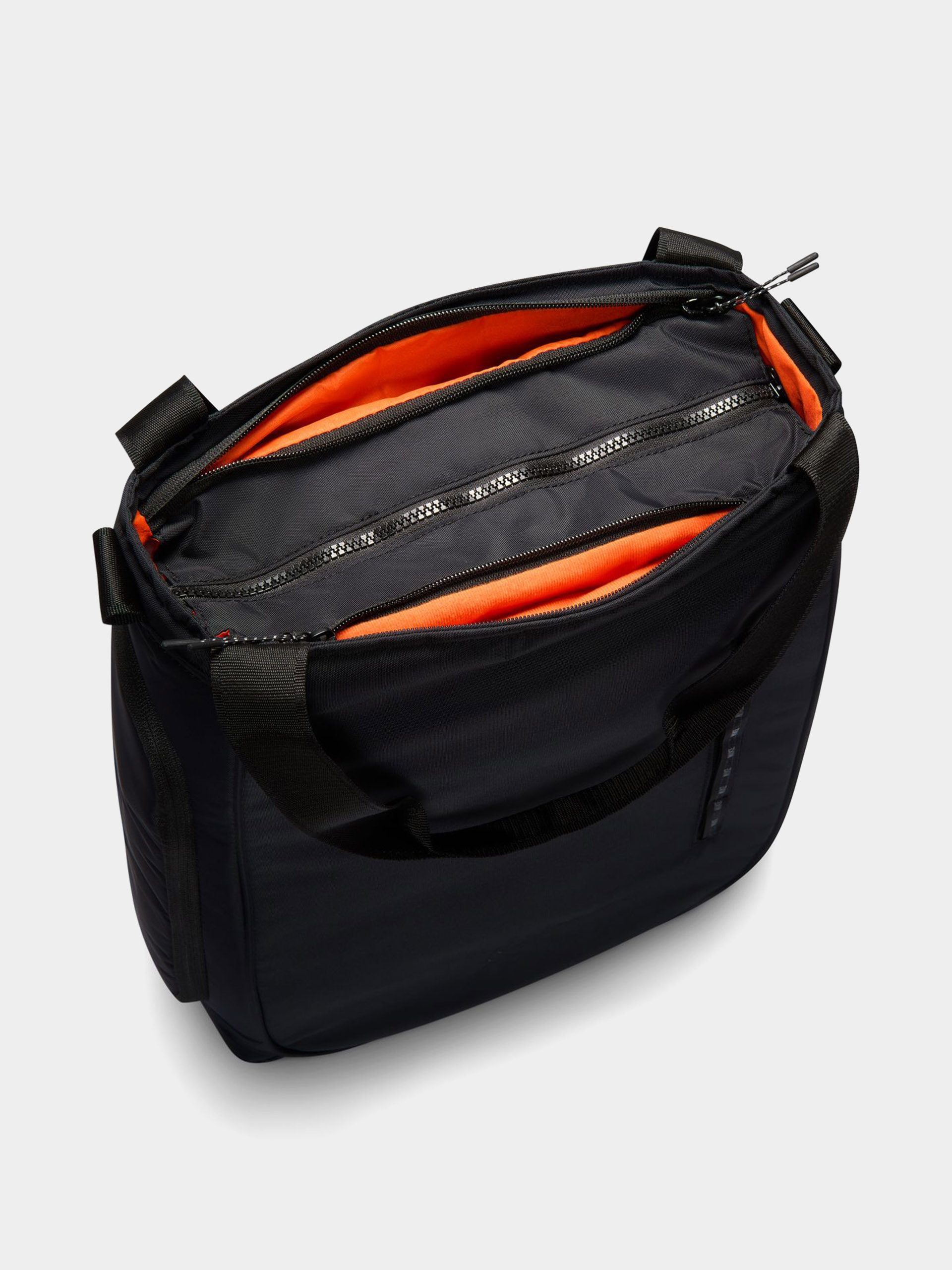 Torba Nike SB Sportswear Commute (black/black/anthracite)