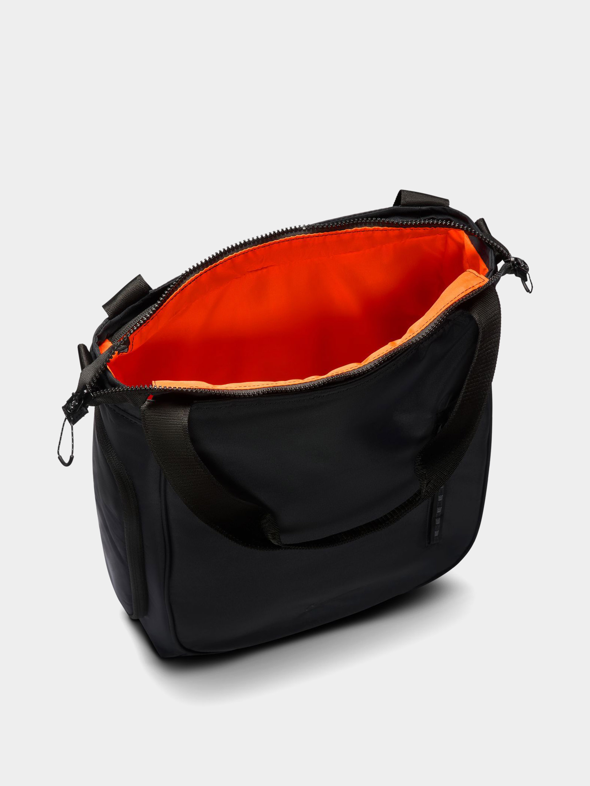 Torba Nike SB Sportswear Commute (black/black/anthracite)