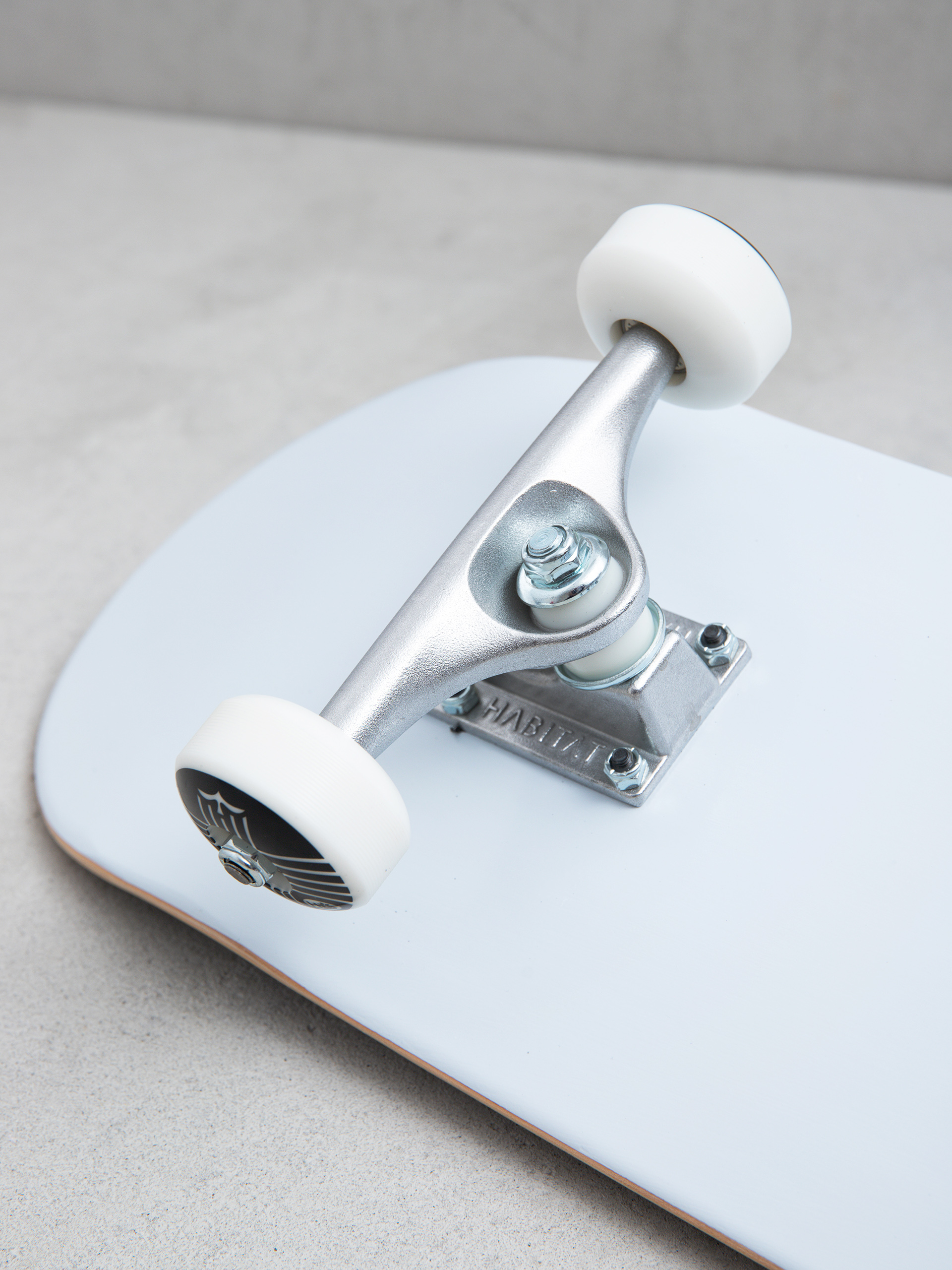 Deskorolka Habitat Pod (white)