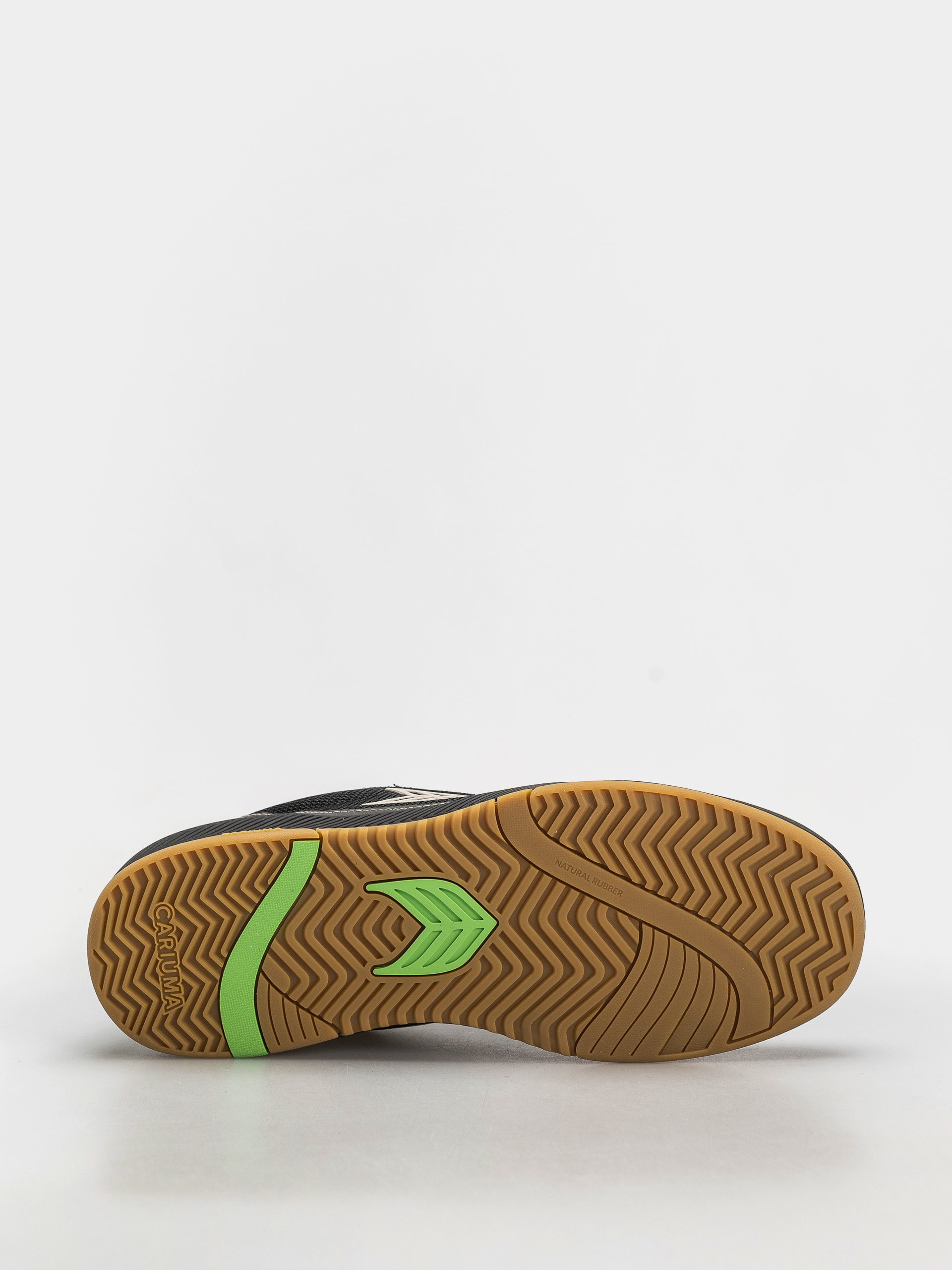 Buty Cariuma Uba Pro (black suede and mesh silver cloud logo)