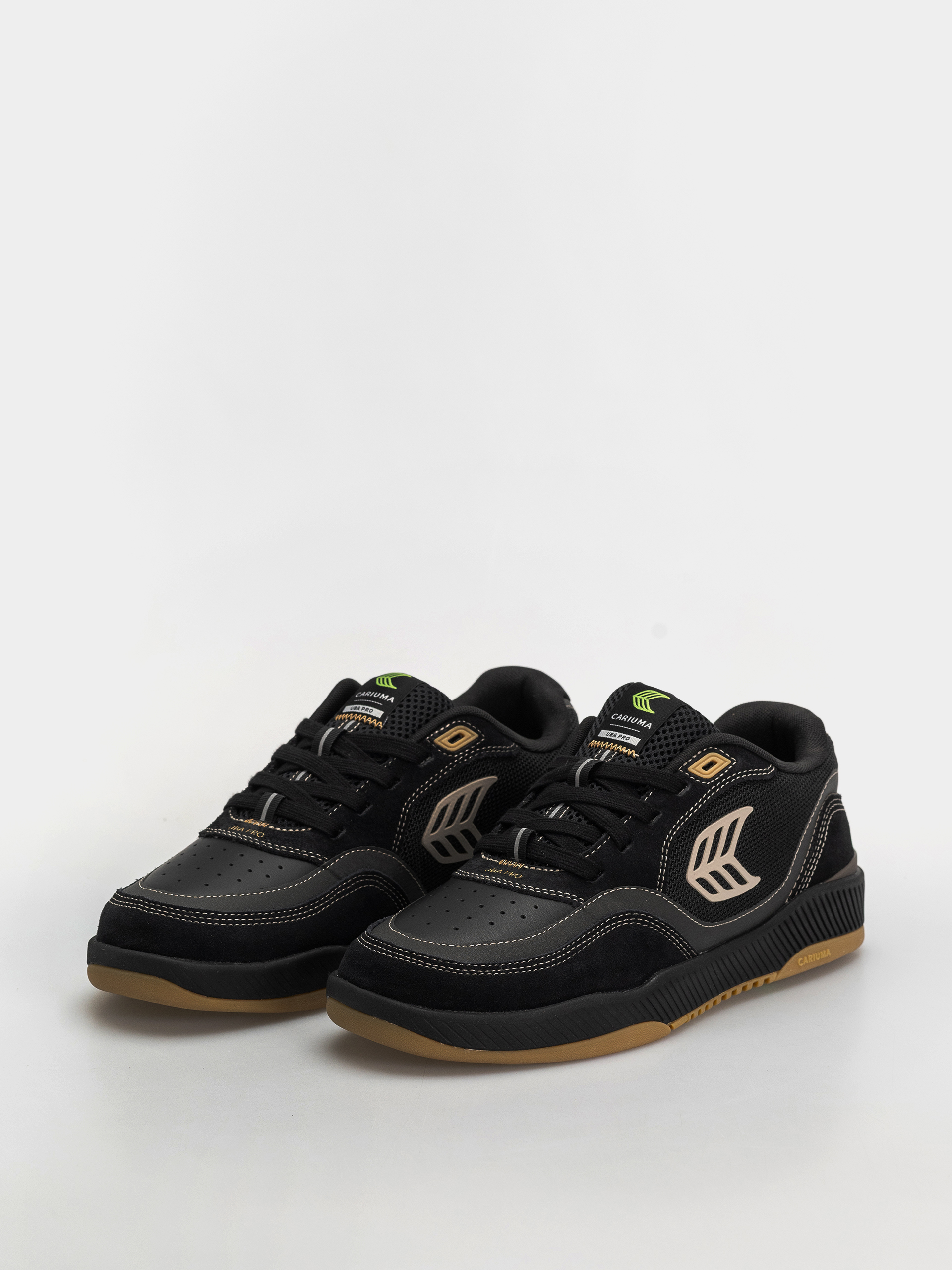 Buty Cariuma Uba Pro (black suede and mesh silver cloud logo)