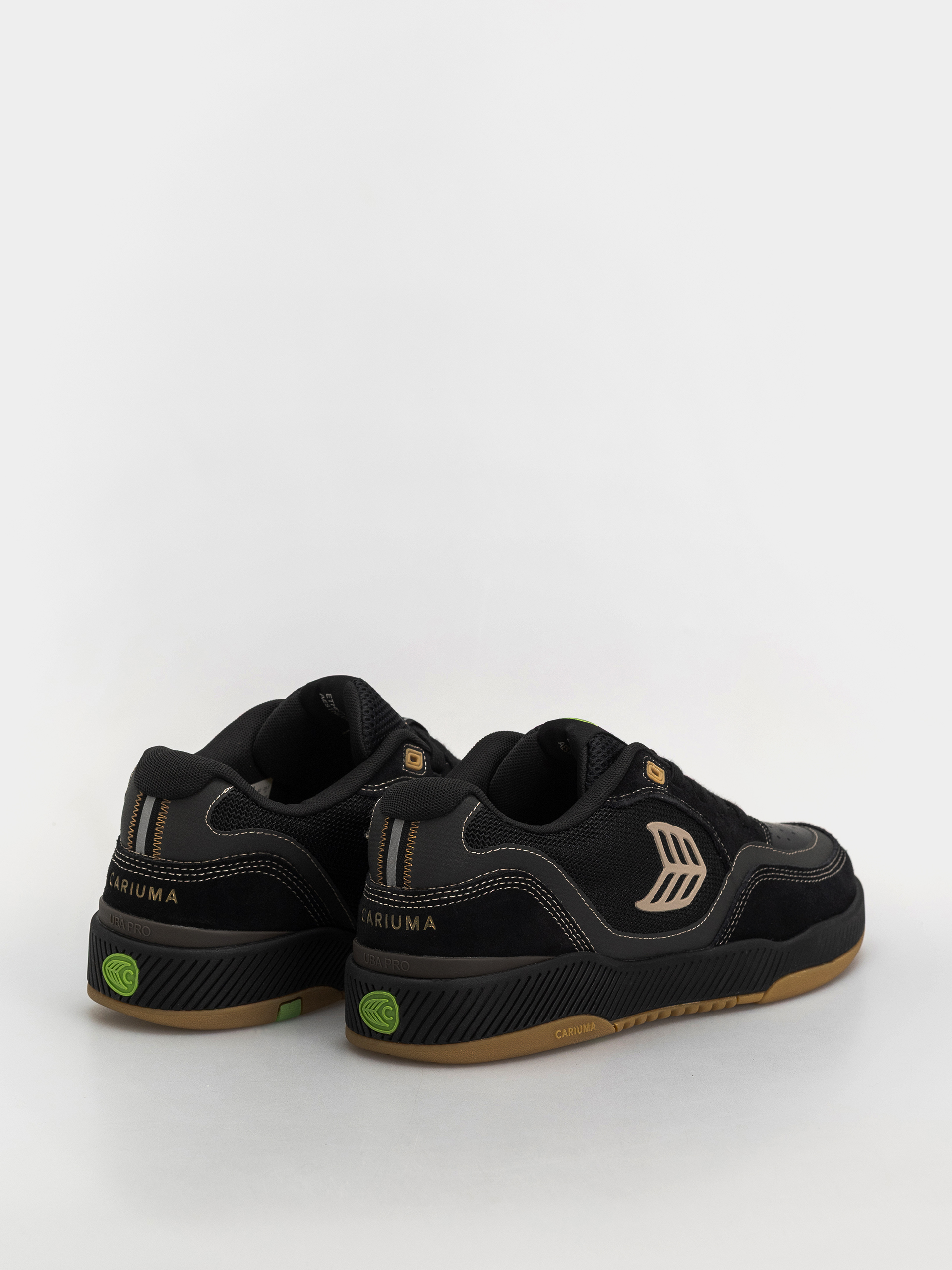 Buty Cariuma Uba Pro (black suede and mesh silver cloud logo)