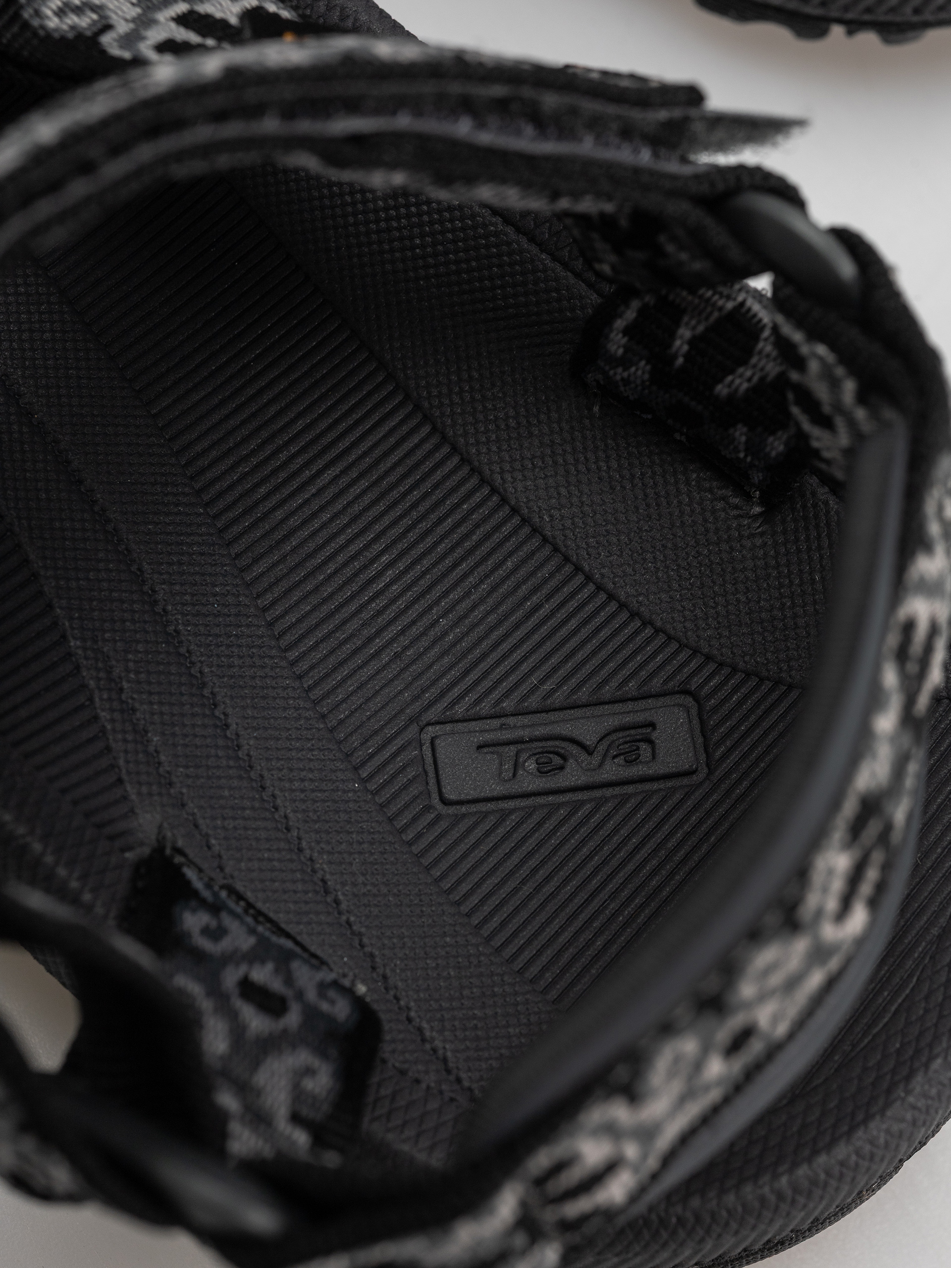 Sandały Teva Winsted Wmn (archive floral black/grey)