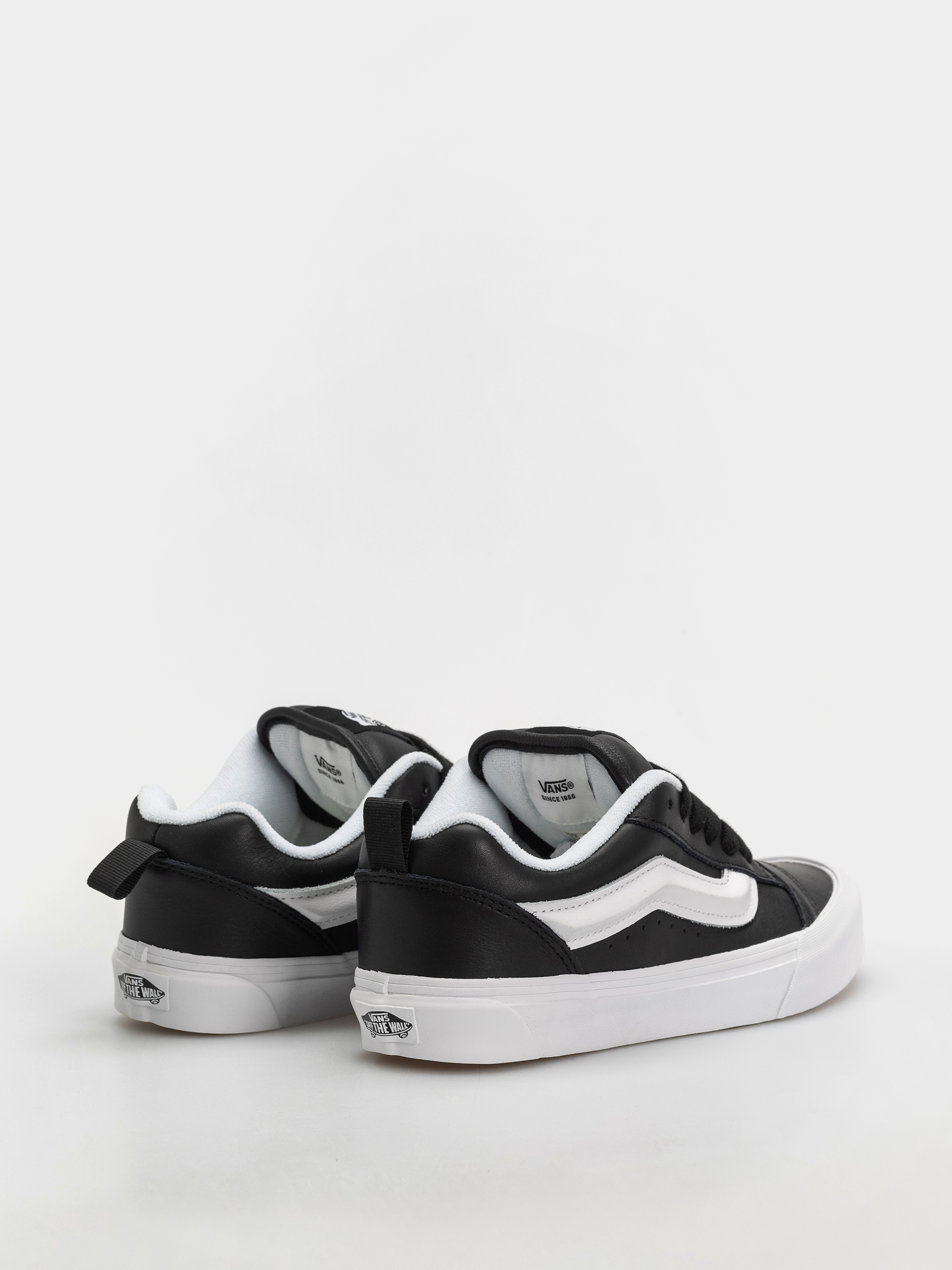 Buty Vans Knu Skool (black/true whit)