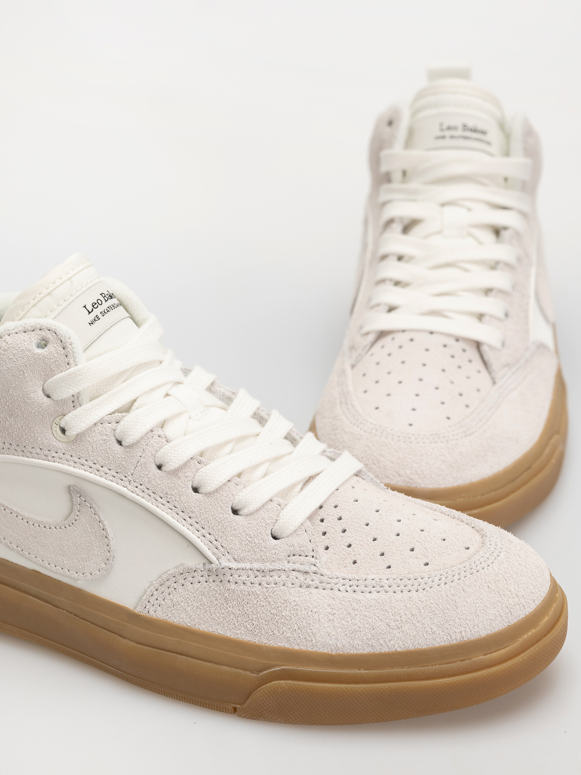 Buty Nike SB React Leo (sail/sail/sail/gum light brown)