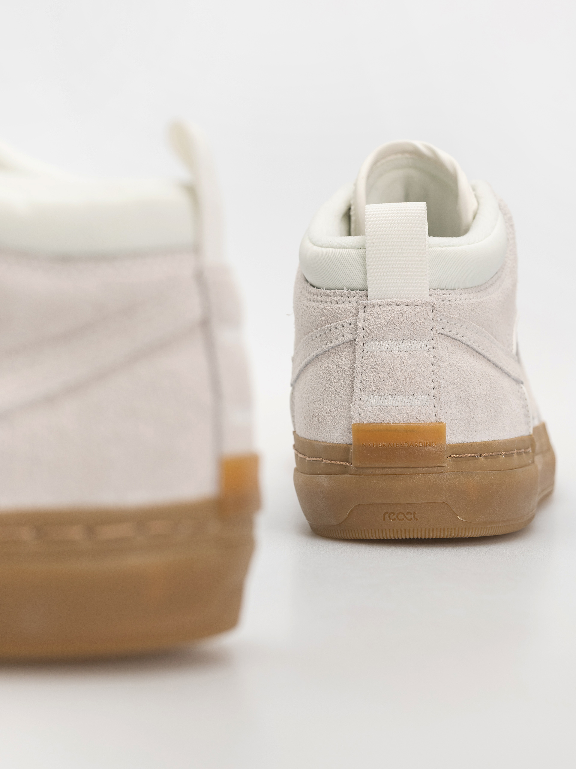Buty Nike SB React Leo (sail/sail/sail/gum light brown)