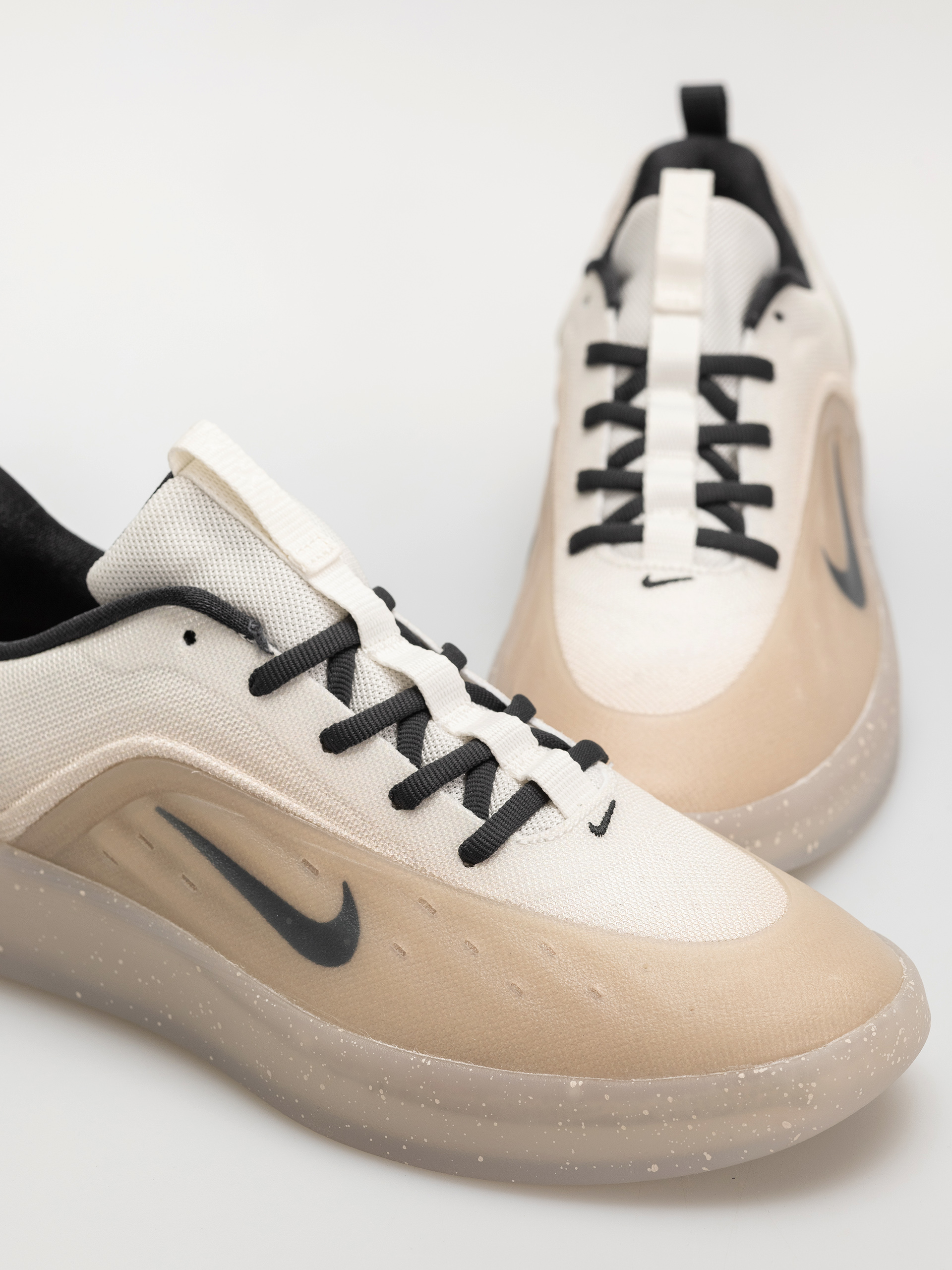 Buty Nike SB Zoom Nyjah 4 (desert khaki/dk smoke grey)