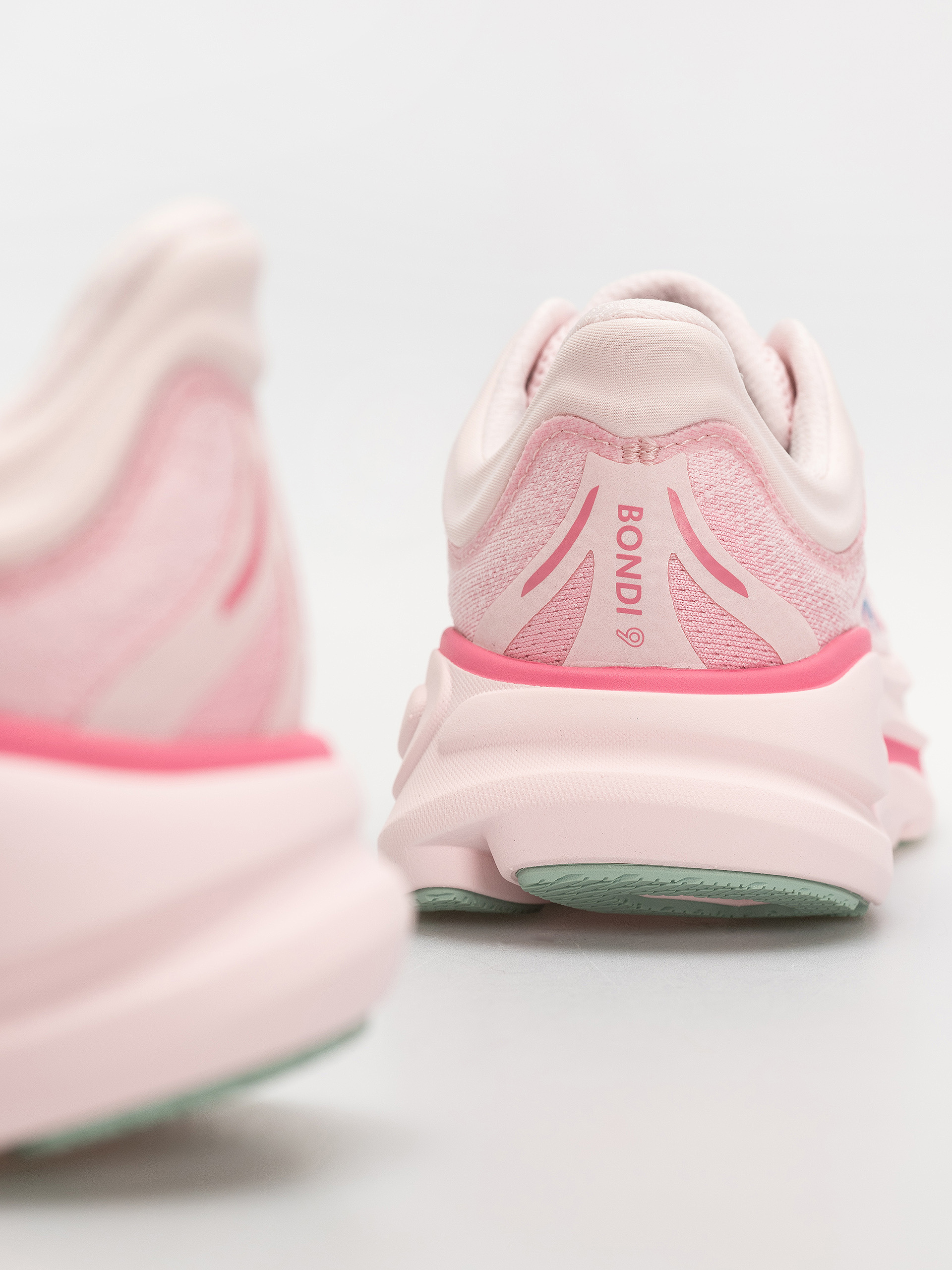 Buty Hoka Bondi 9 Wmn (rose tea/petal)