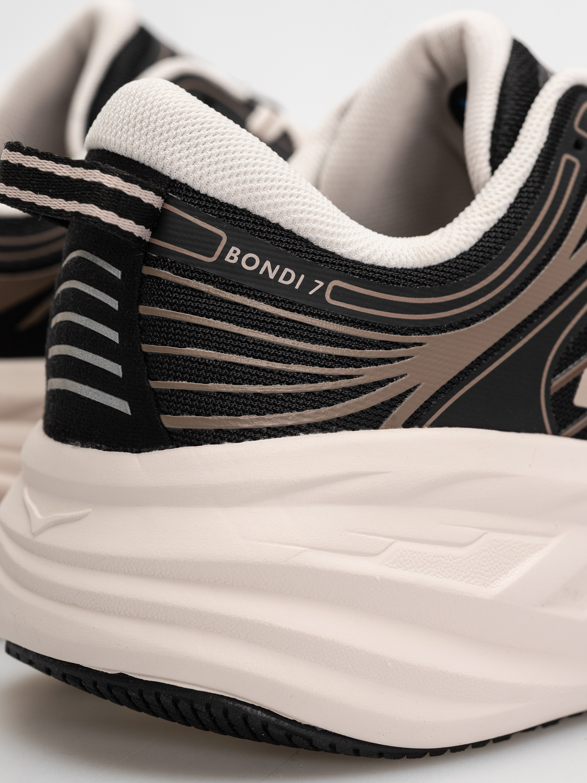 Buty Hoka Bondi 7 Wmn (black/rose cream)