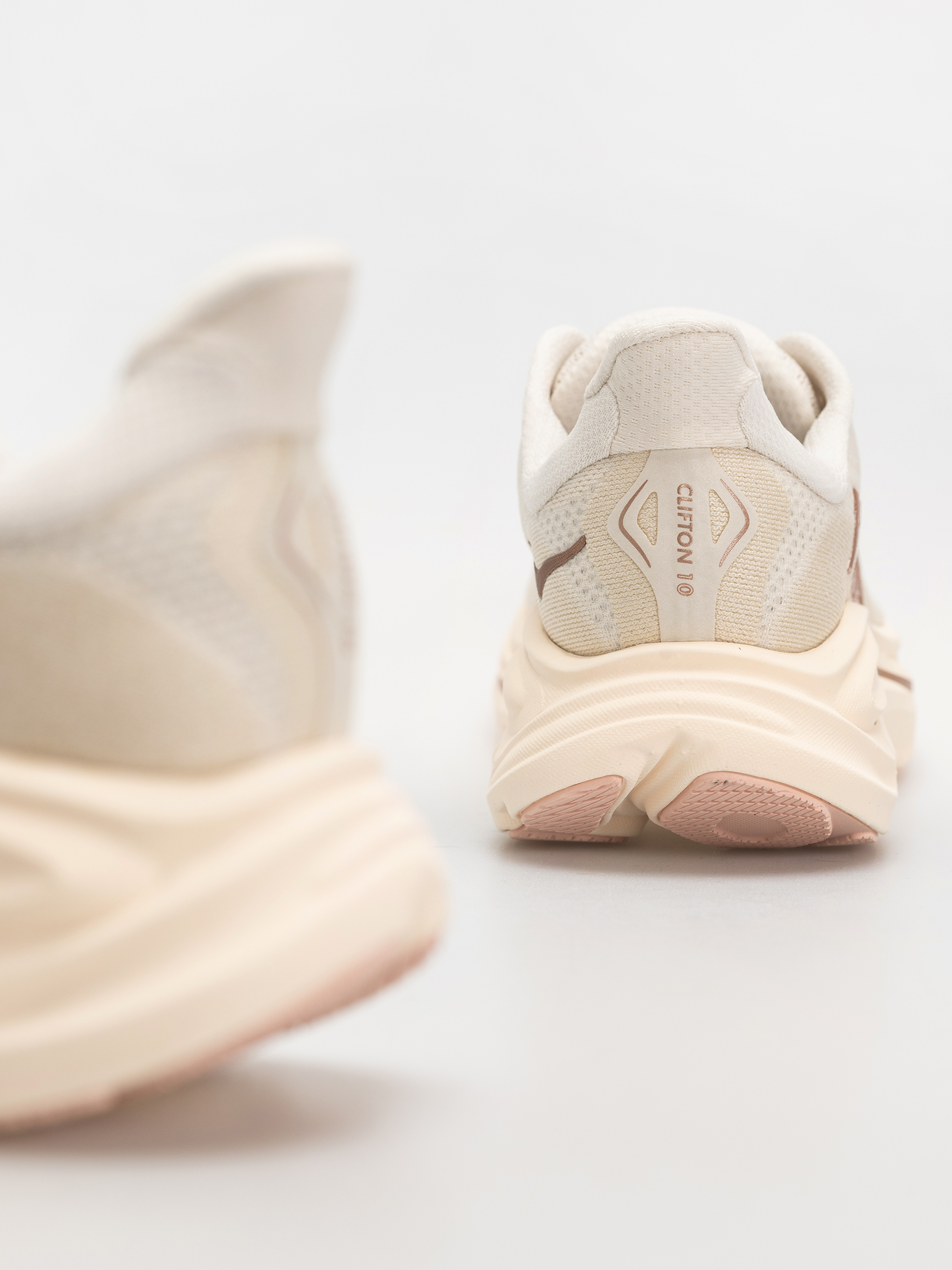 Buty Hoka Clifton 10 Wmn (alabaster/rose gold)