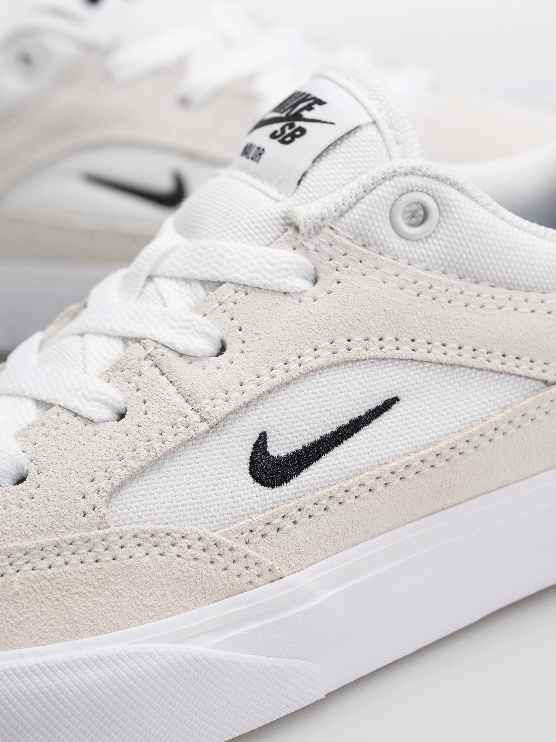 Buty Nike SB Malor (white/black/summit white/gum light brown)