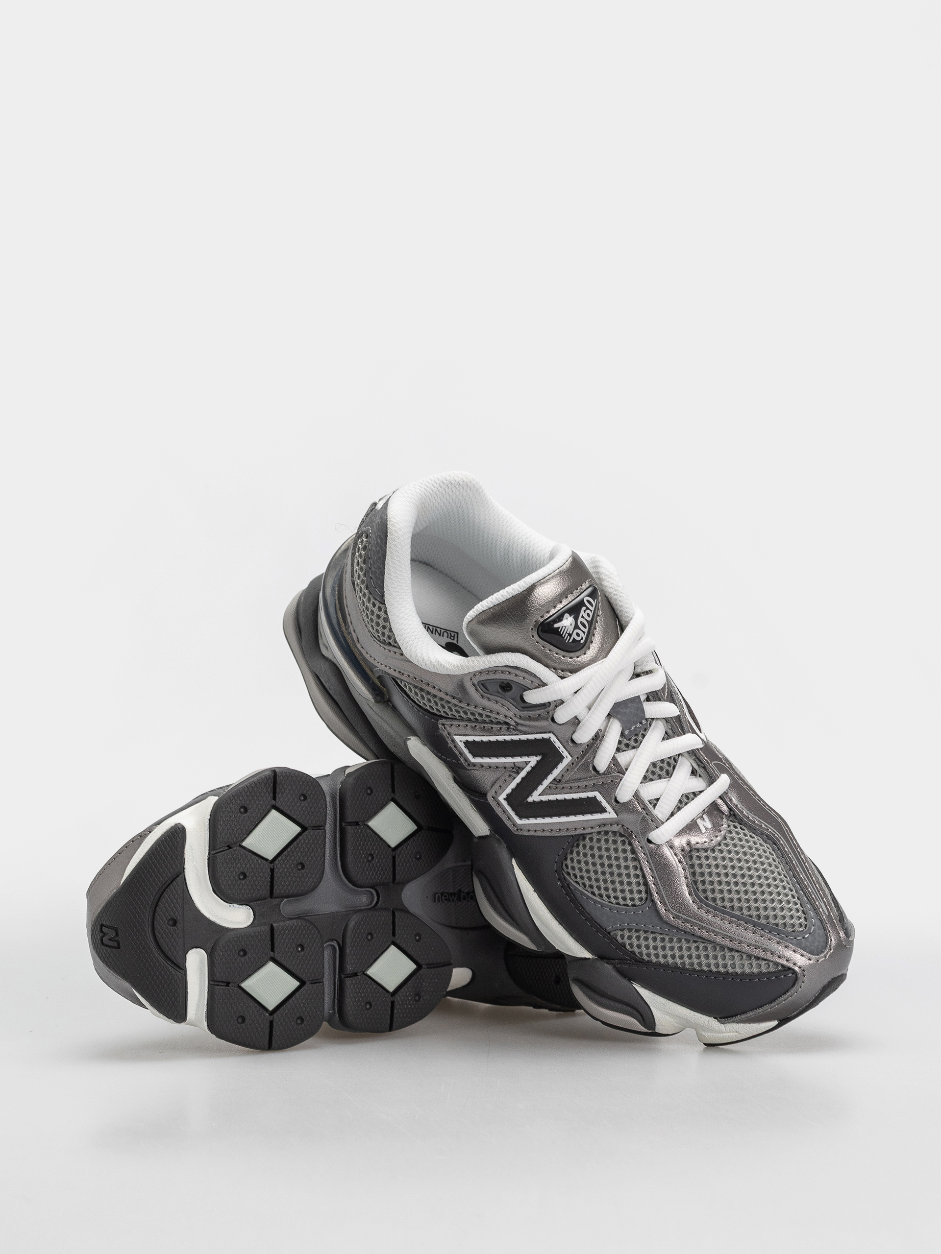 Buty New Balance 9060 JR (magnet/faded black)