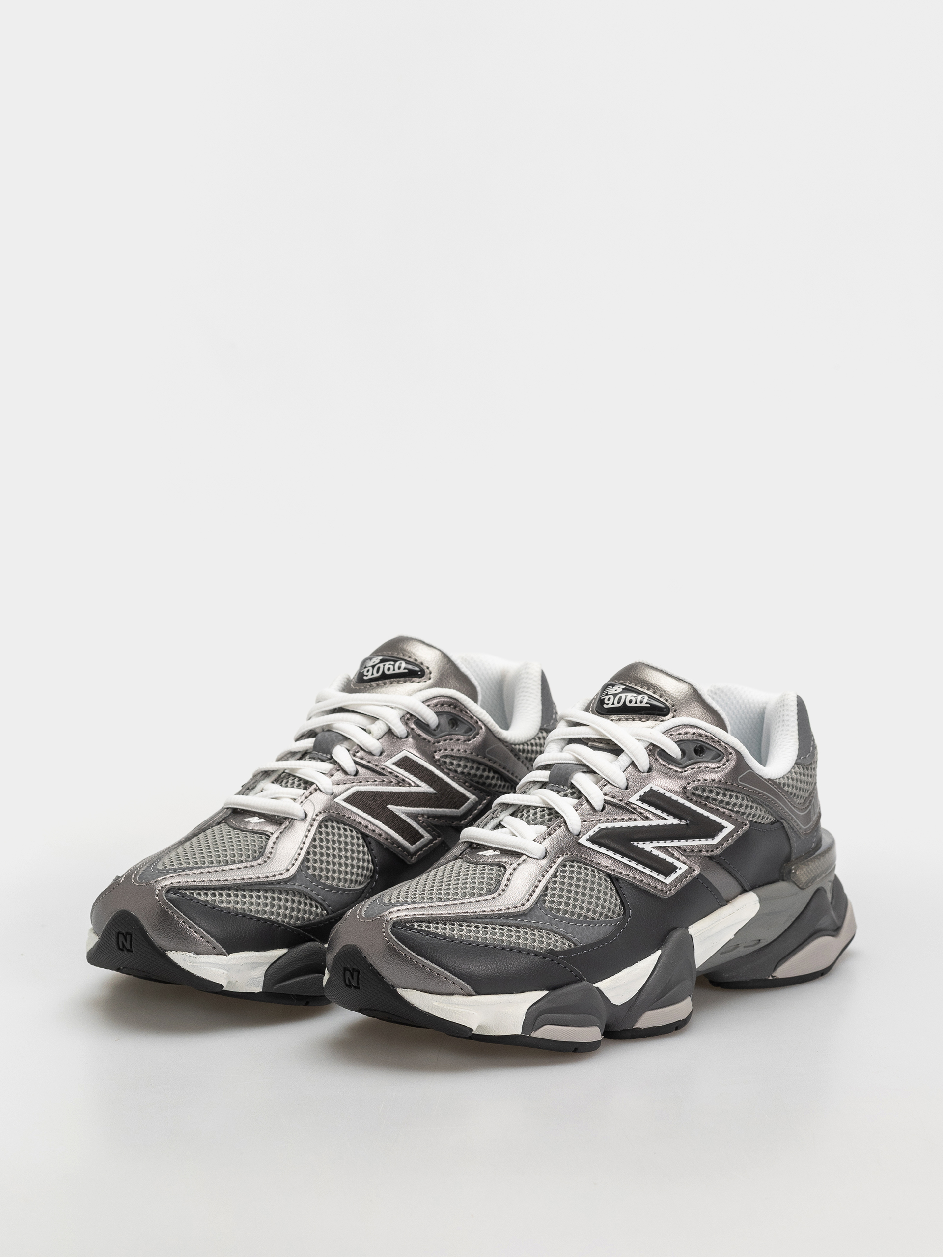 Buty New Balance 9060 JR (magnet/faded black)