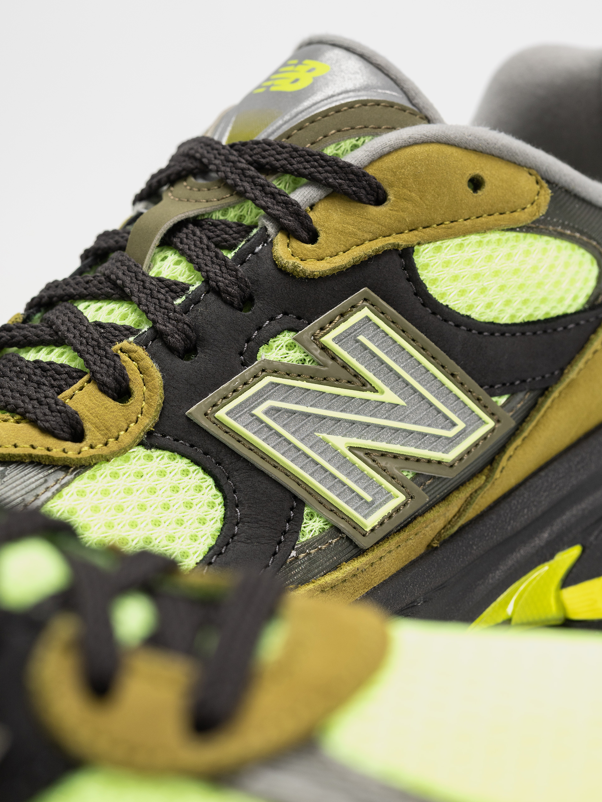 Buty New Balance 2010 (sea moss/afterglow/alkaline green)