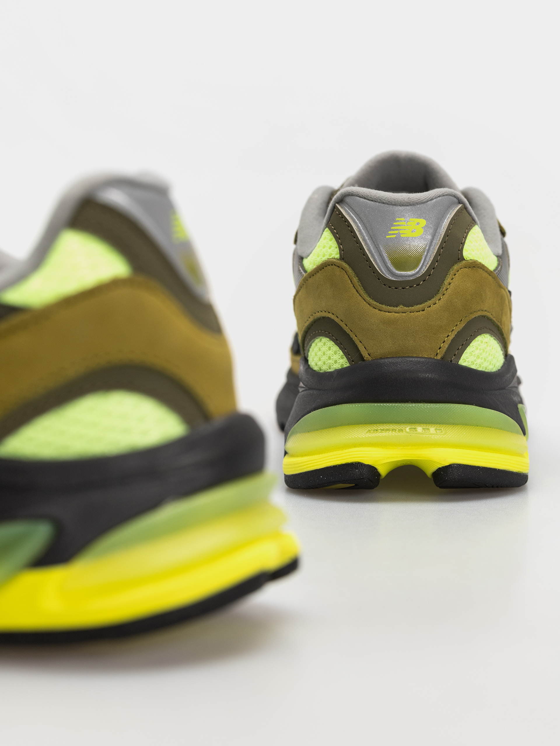 Buty New Balance 2010 (sea moss/afterglow/alkaline green)