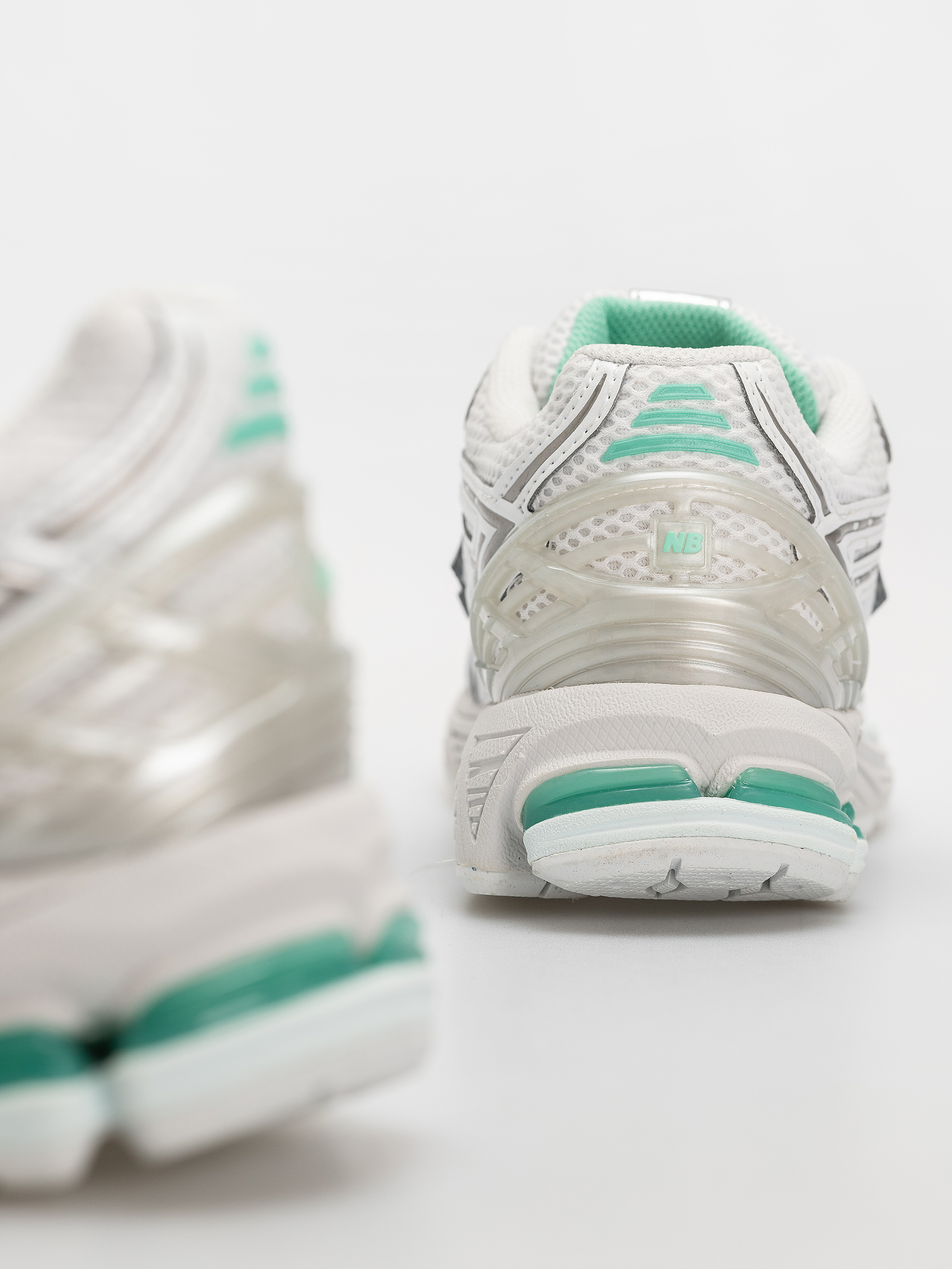Buty New Balance 1906 (103 white/deep end)