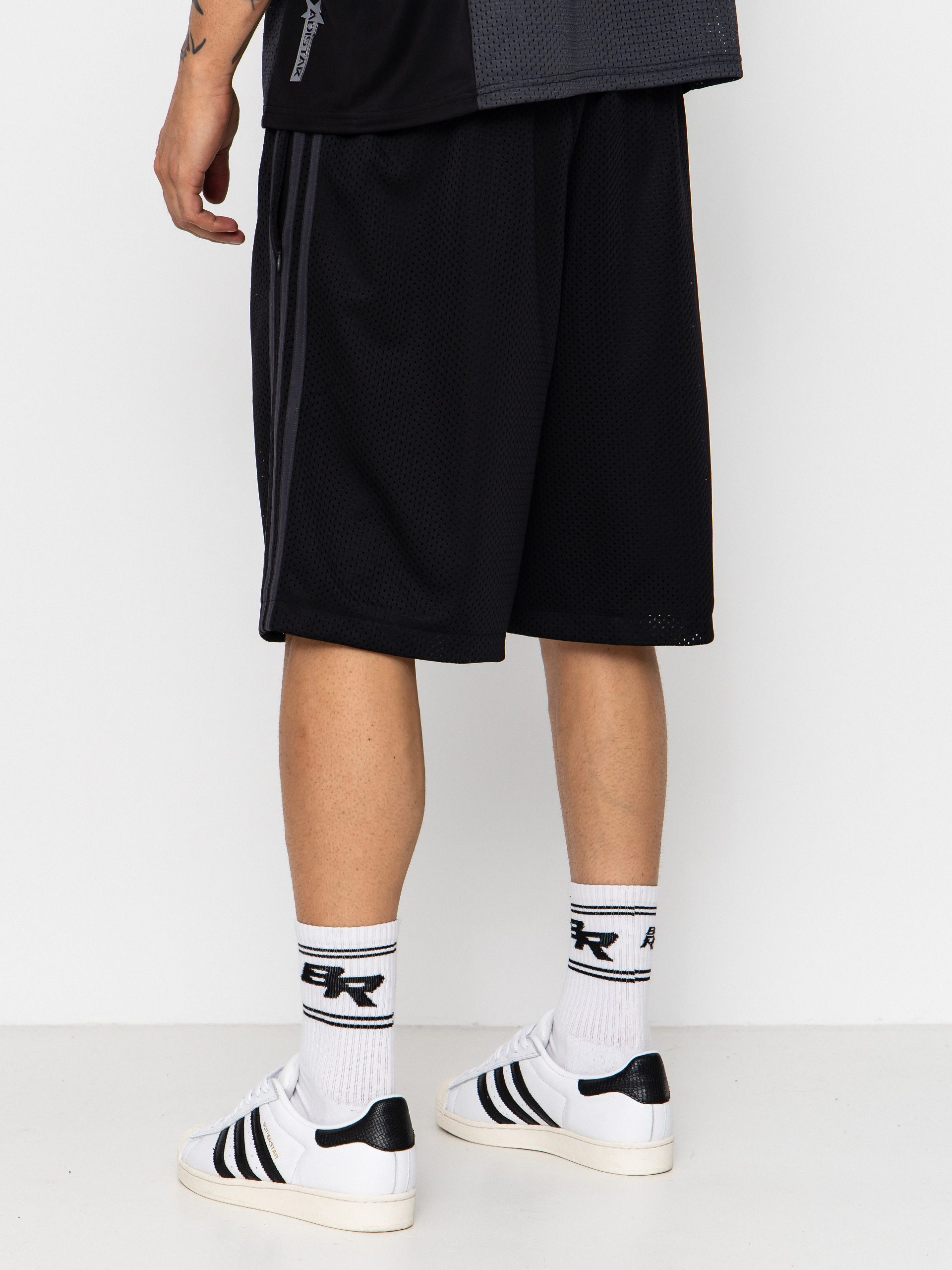 Szorty adidas Tyshawn B (black/magold/carbon)