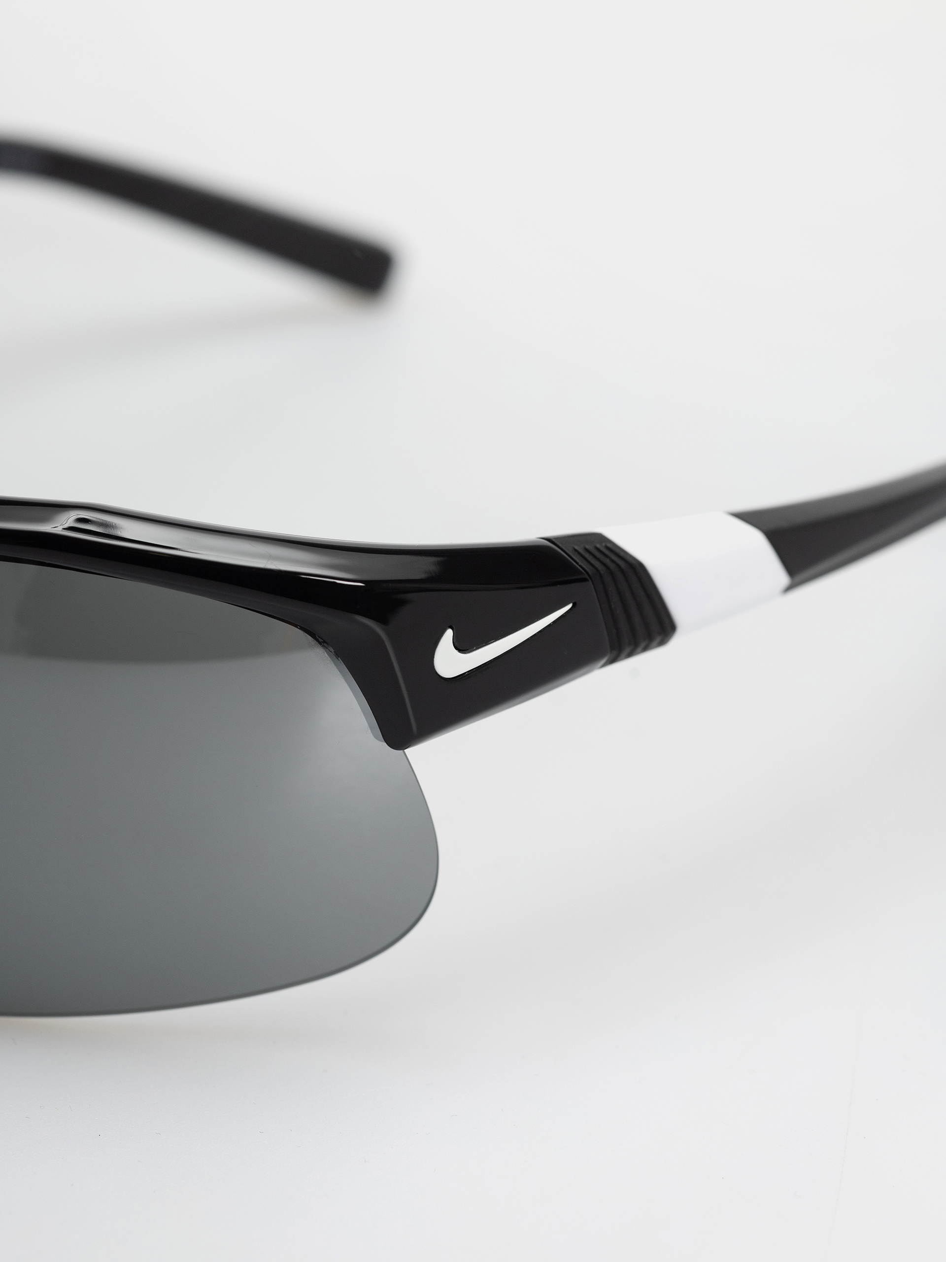 Okulary przeciwsłoneczne Nike SB Show X1 (black/silver flash)