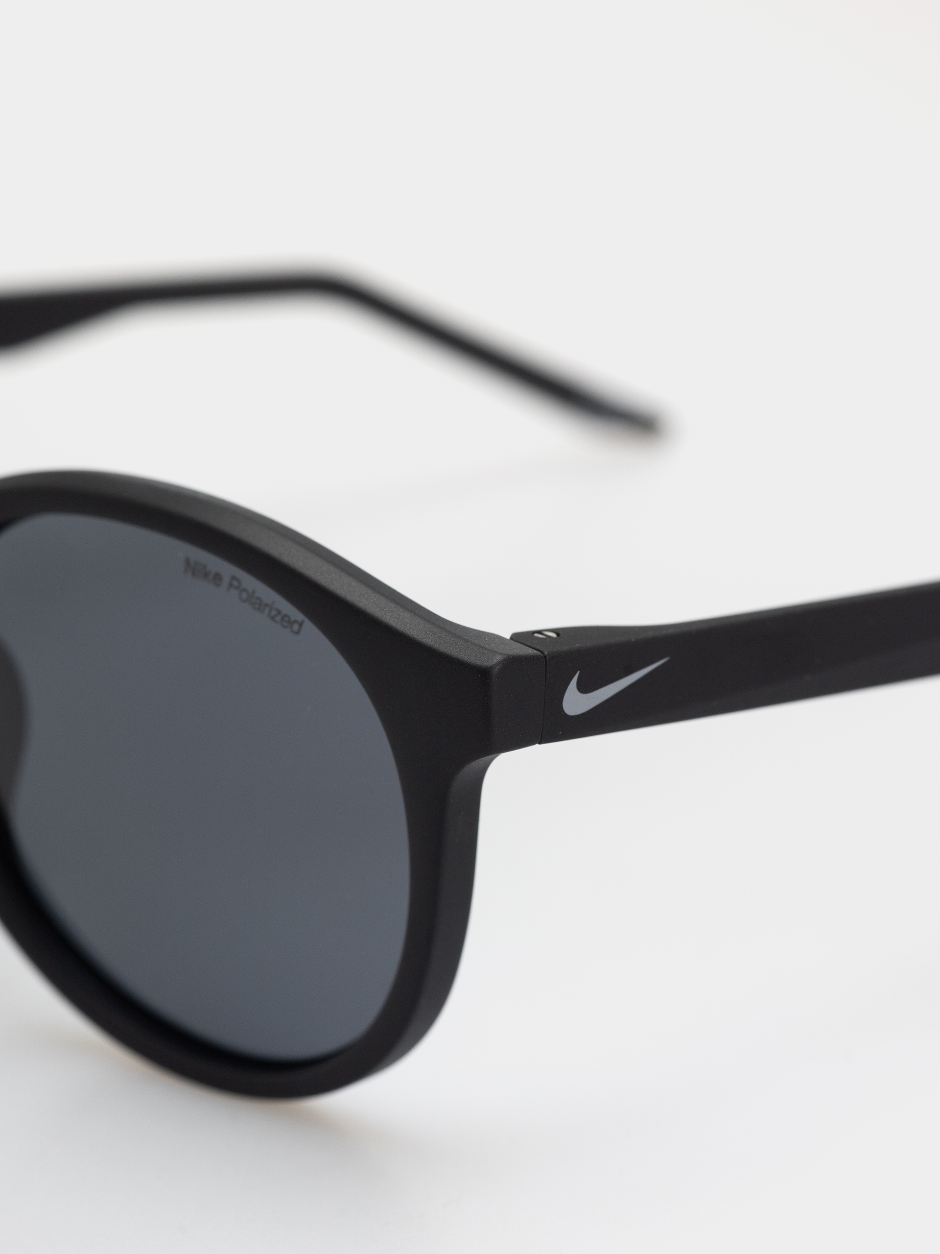 Okulary przeciwsłoneczne Nike SB Swerve P (matte black/polar grey)