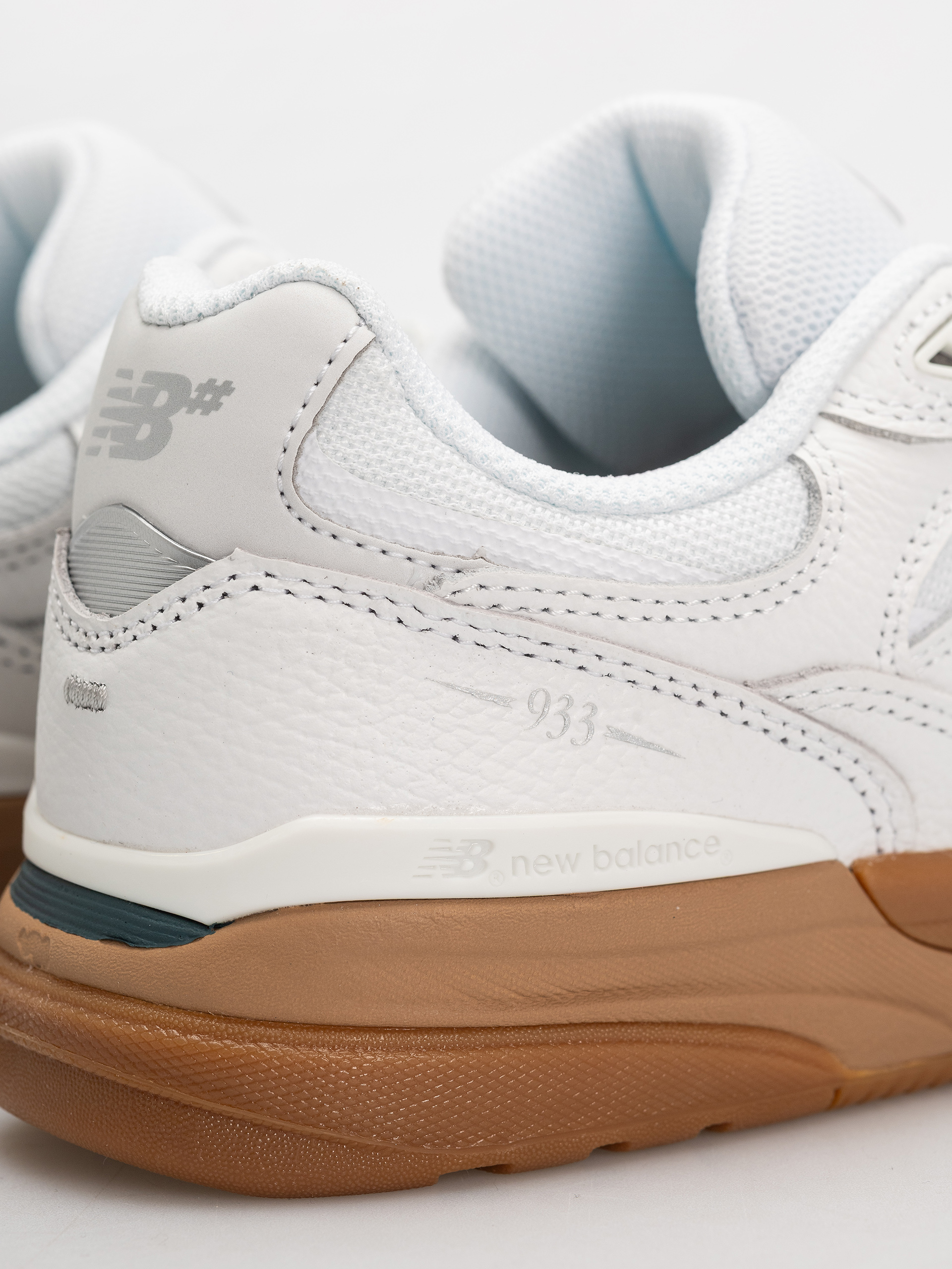 Buty New Balance 933 (103 white/black)