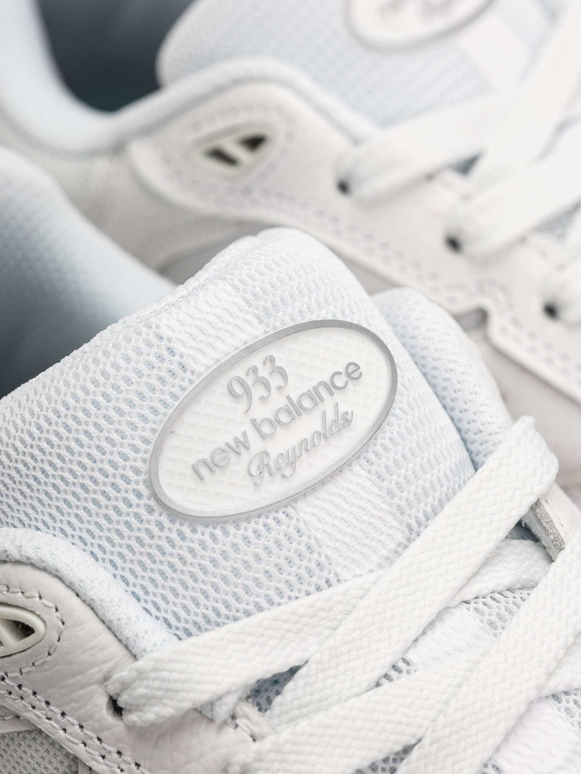 Buty New Balance 933 (103 white/black)
