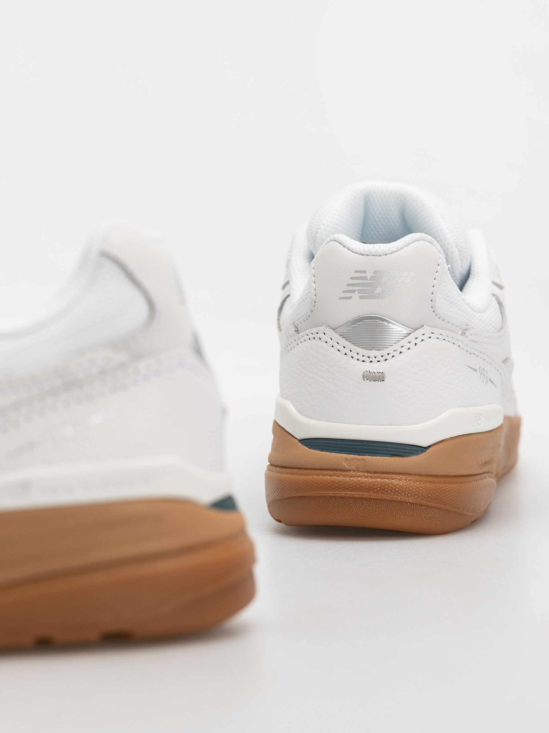 Buty New Balance 933 (103 white/black)