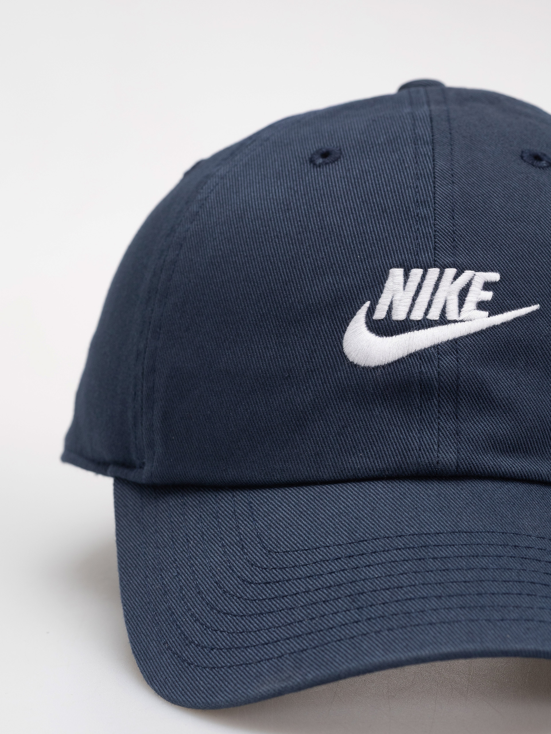 Czapka z daszkiem Nike SB Club (obsidian/white)