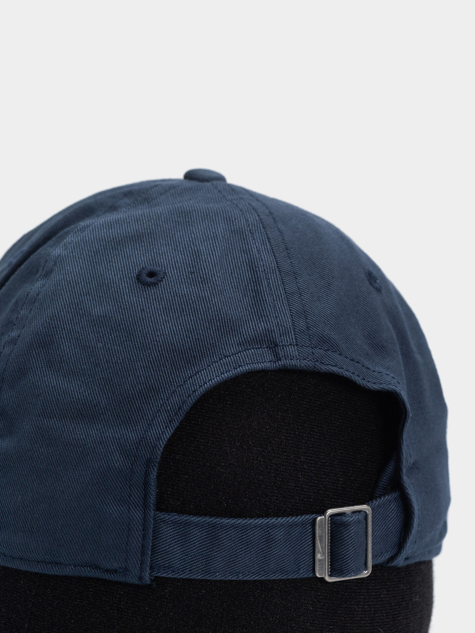 Czapka z daszkiem Nike SB Club (obsidian/white)