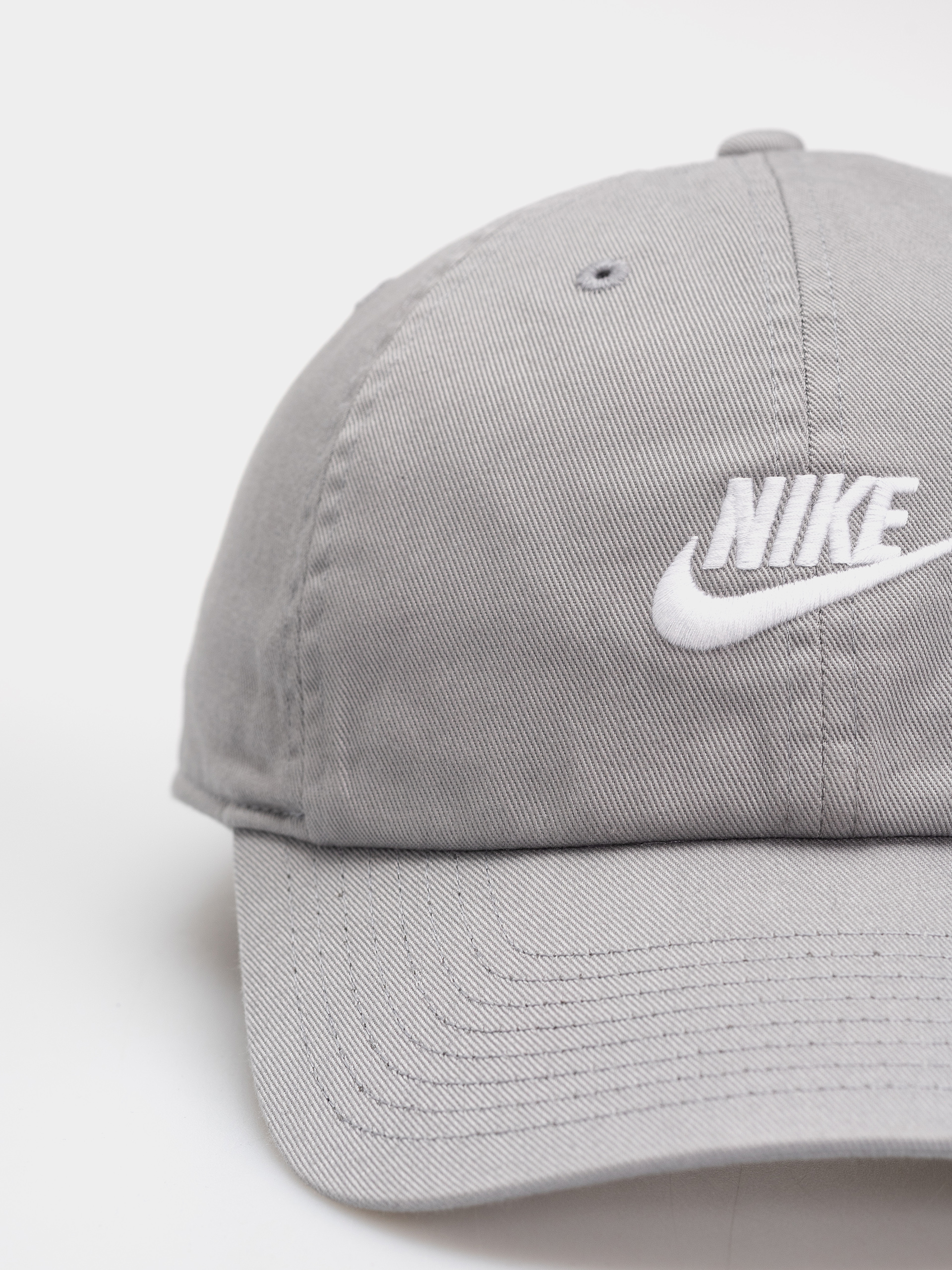 Czapka z daszkiem Nike SB Club (particle grey/white)