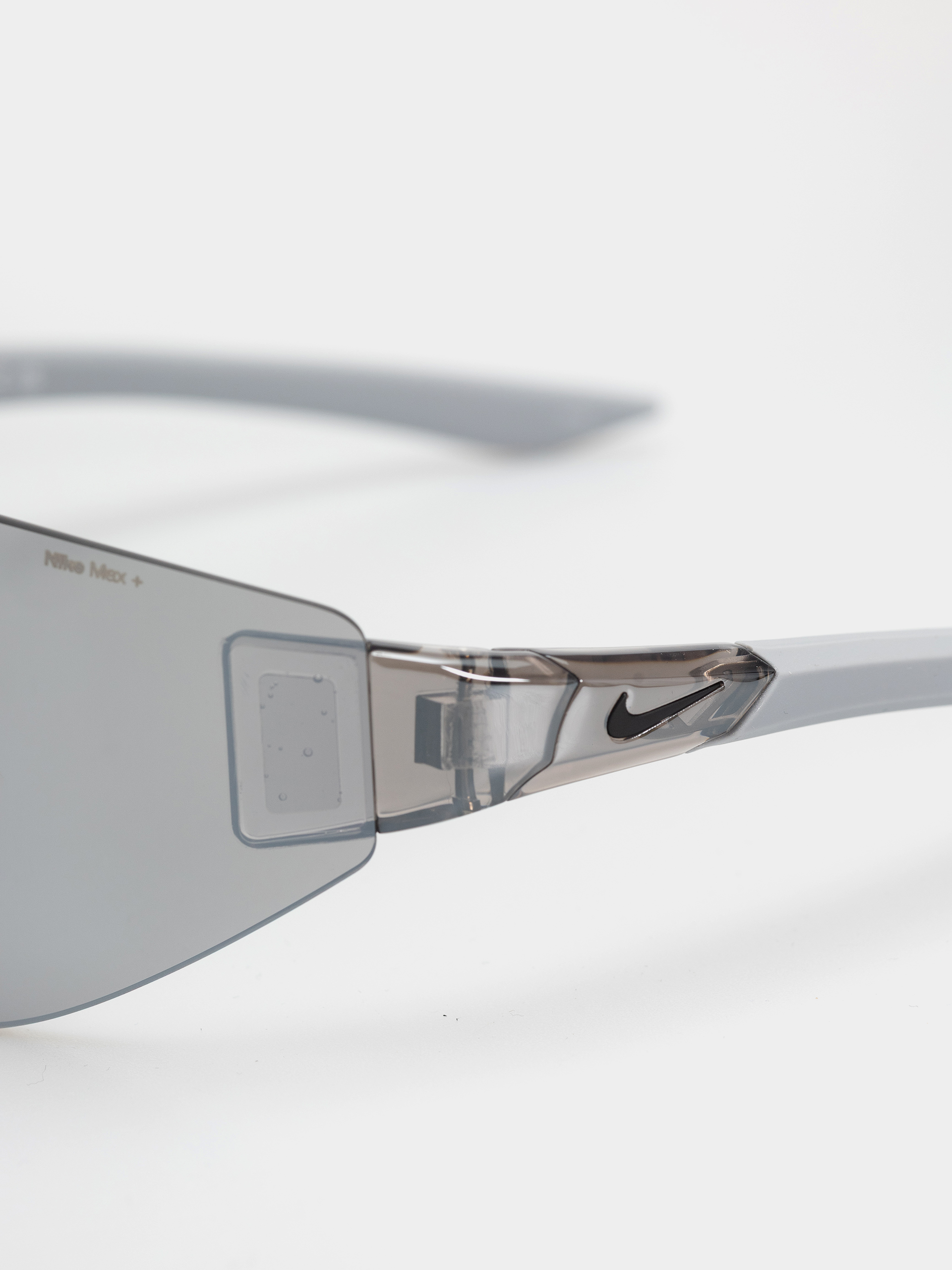 Okulary przeciwsłoneczne Nike Athena Edge (wolf grey/chrome mirror)