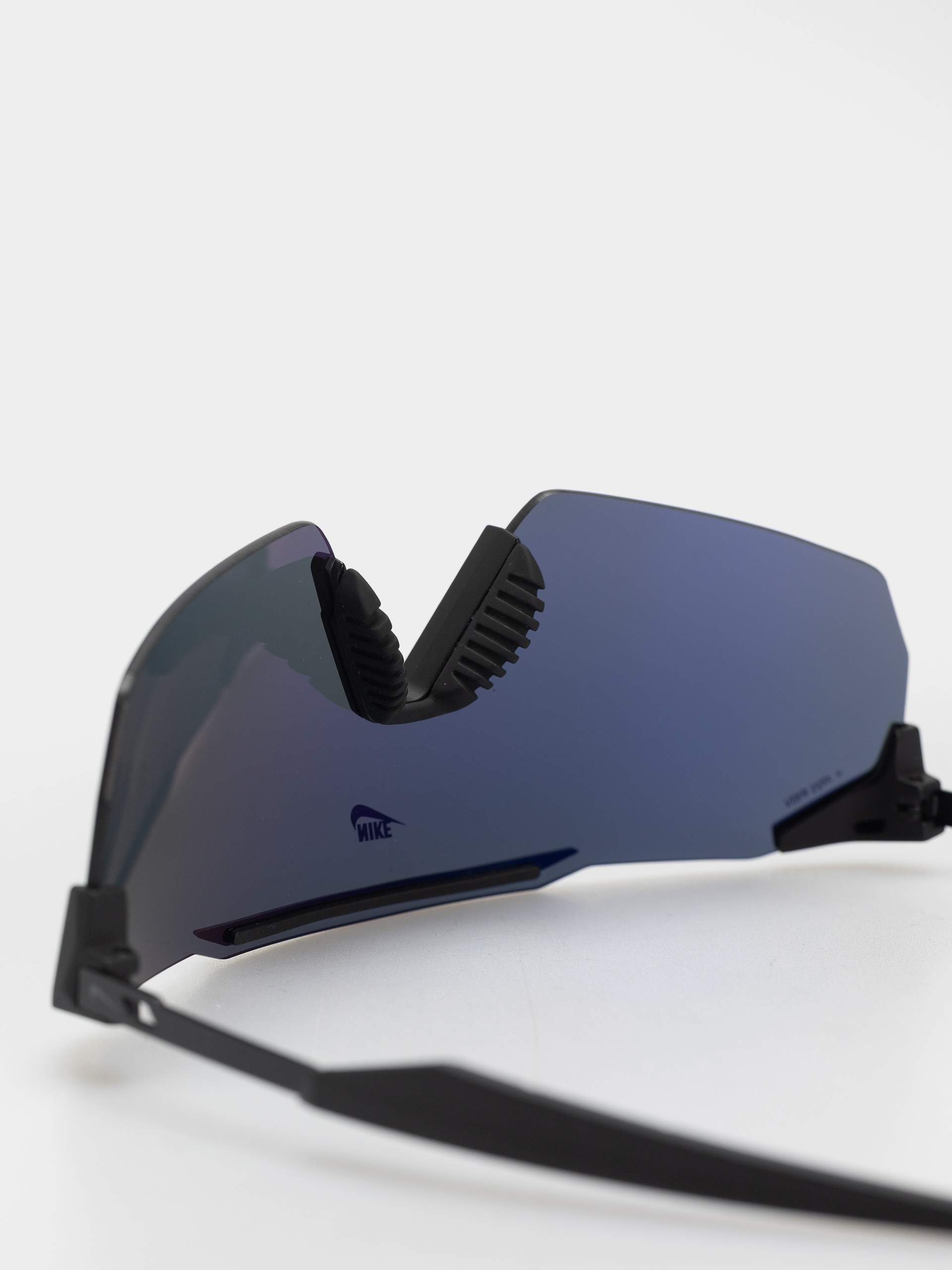 Okulary przeciwsłoneczne Nike Limitless Shield (matte black/grey)
