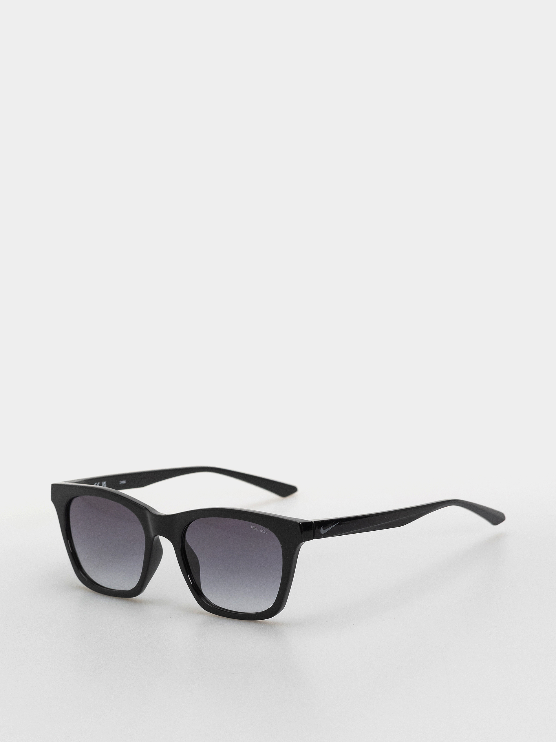 Okulary przeciwsłoneczne Nike Vital Flow (black/smoke gradient)