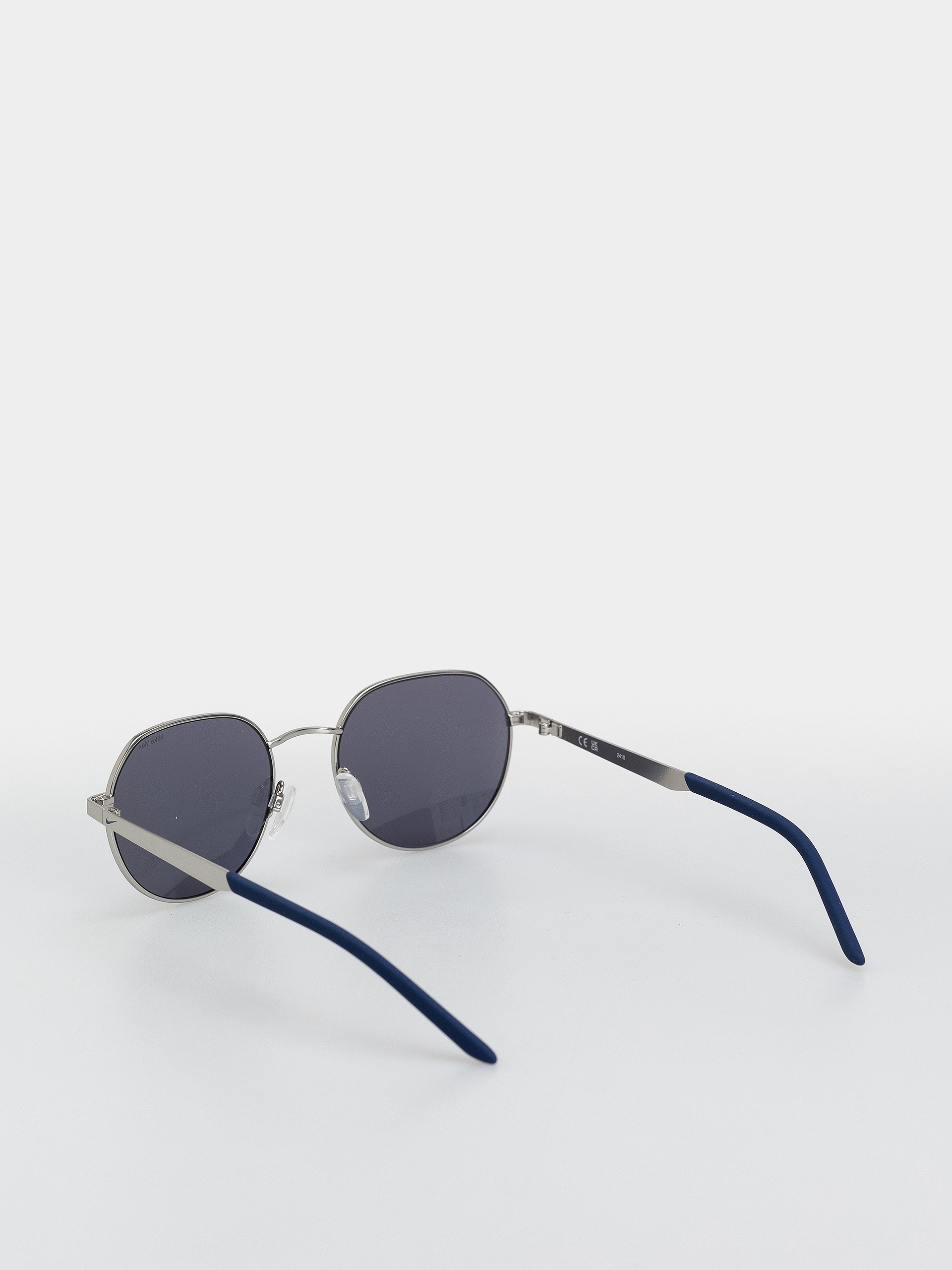 Okulary przeciwsłoneczne Nike Traveler Trend (satin silver/blue)