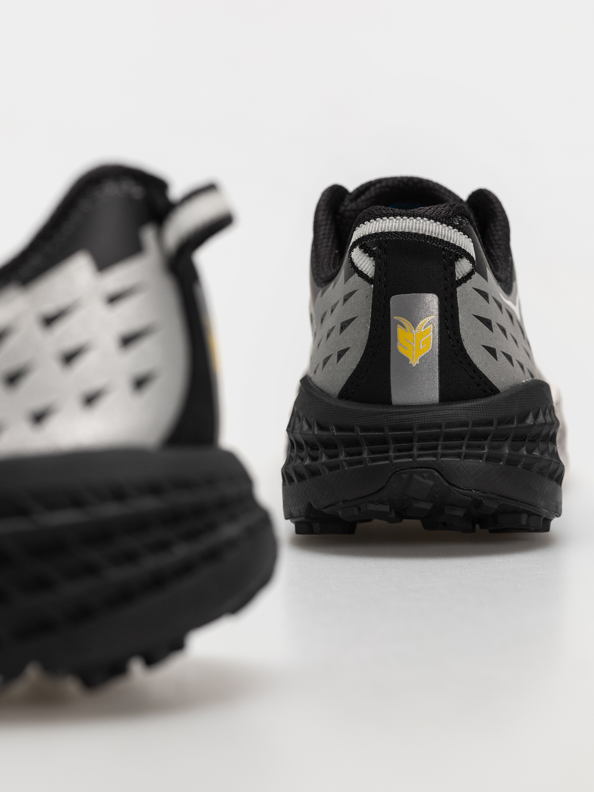 Buty Hoka Speedgoat 2 TS (black/stardust)